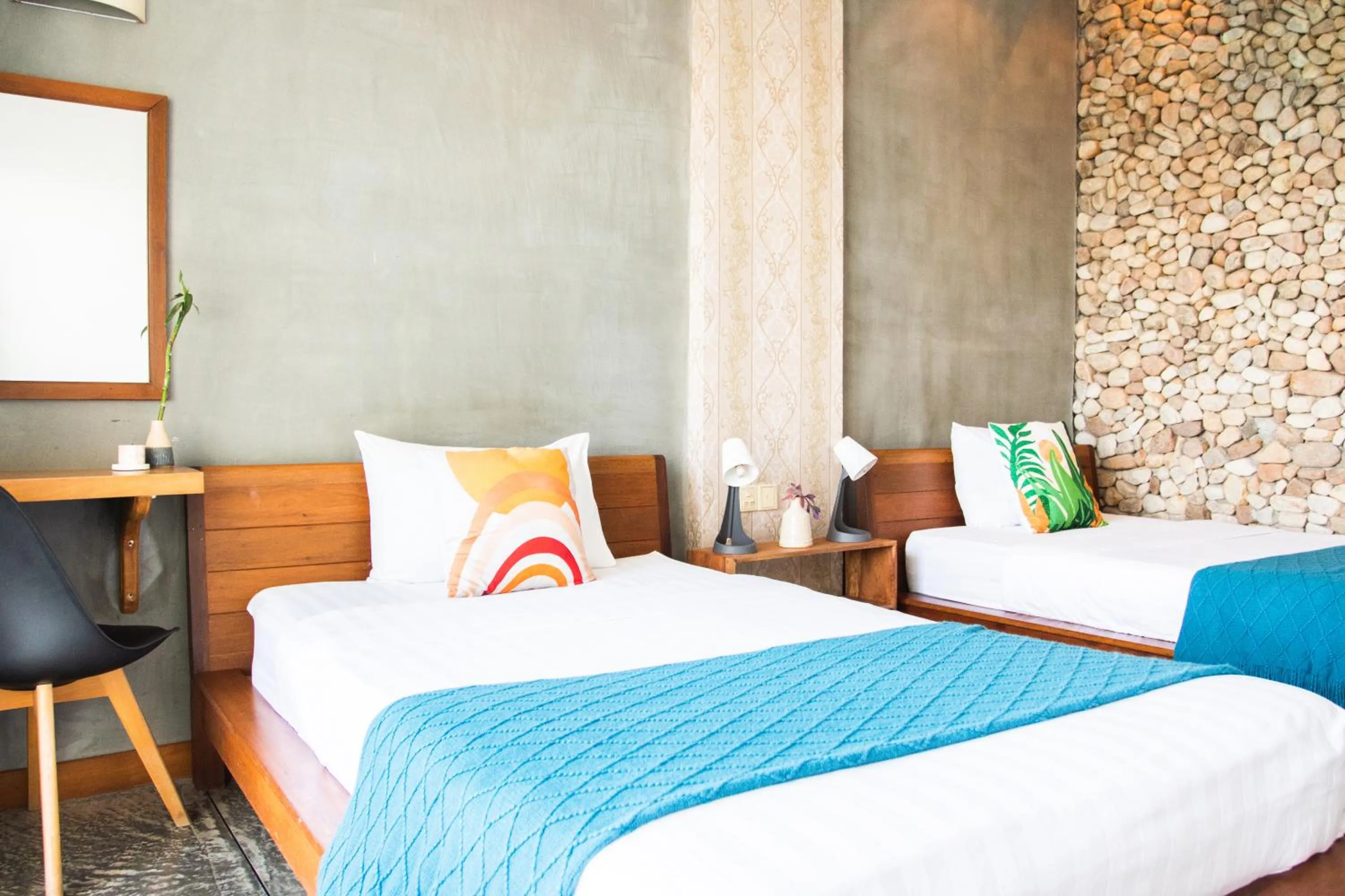 Photo of the whole room, Bed in Saravoan-Kep Hotel