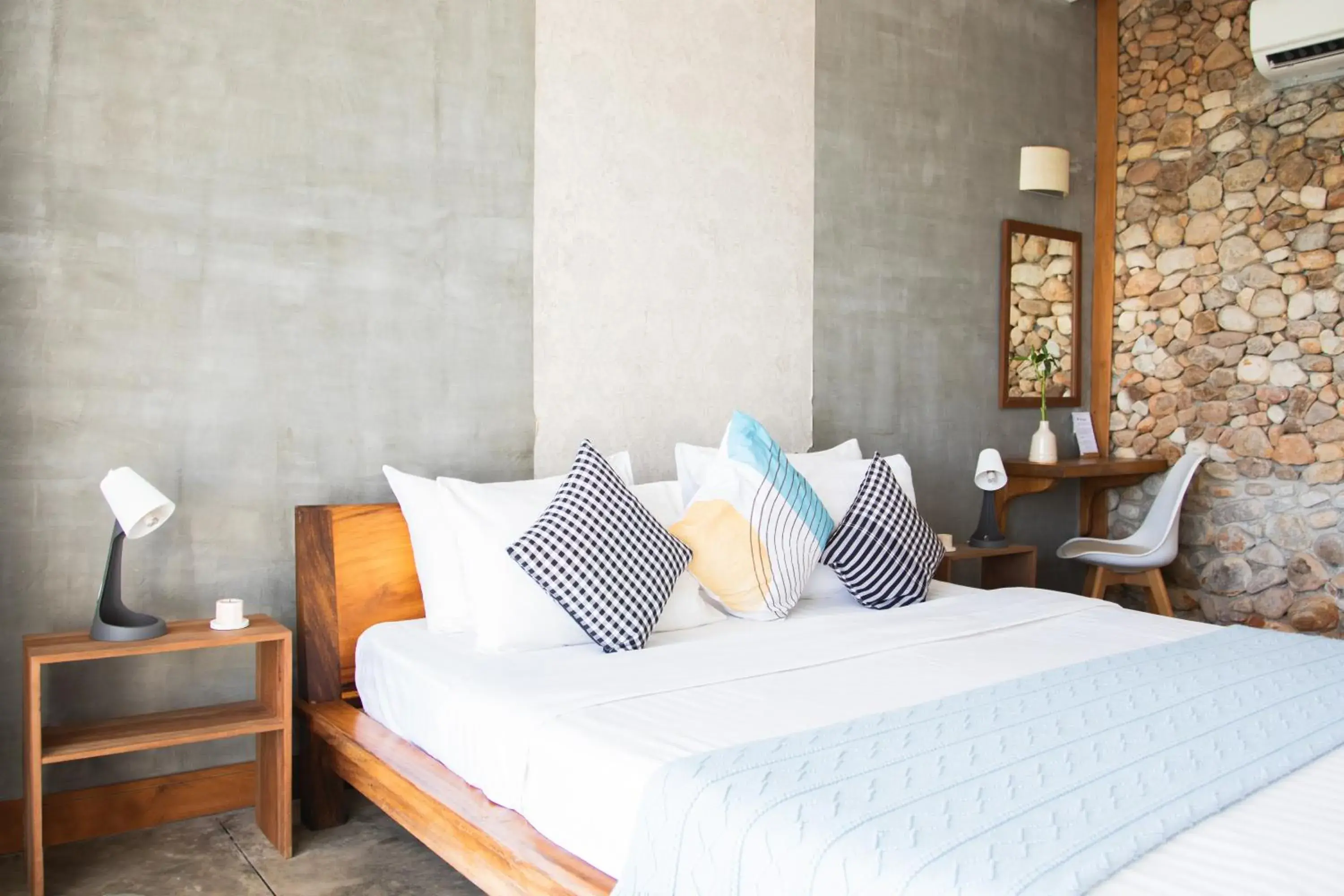 Superior Double Room in Saravoan-Kep Hotel Superior Double Room in Saravoan-Kep Hotel