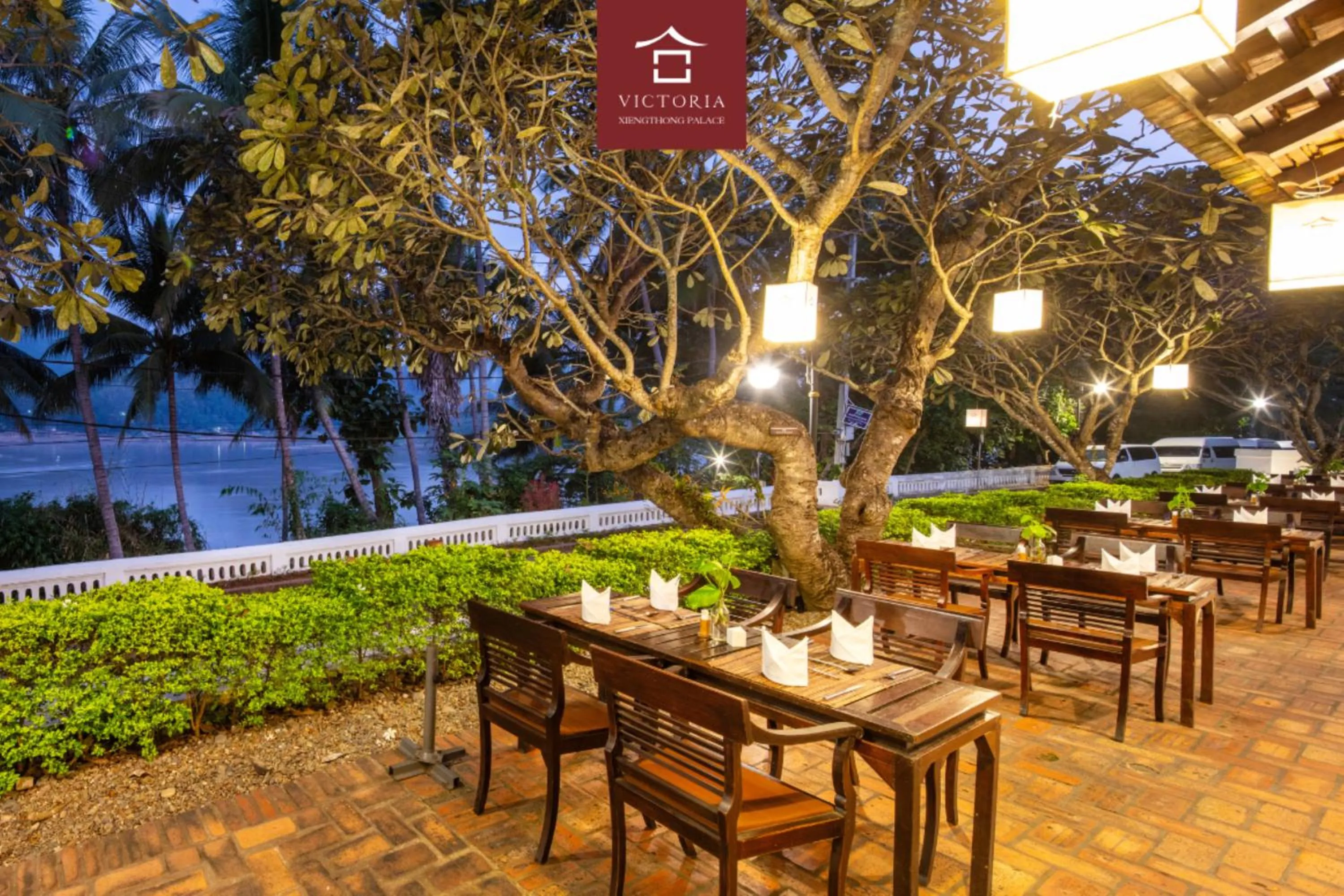 Restaurant/places to eat in Victoria XiengThong Palace