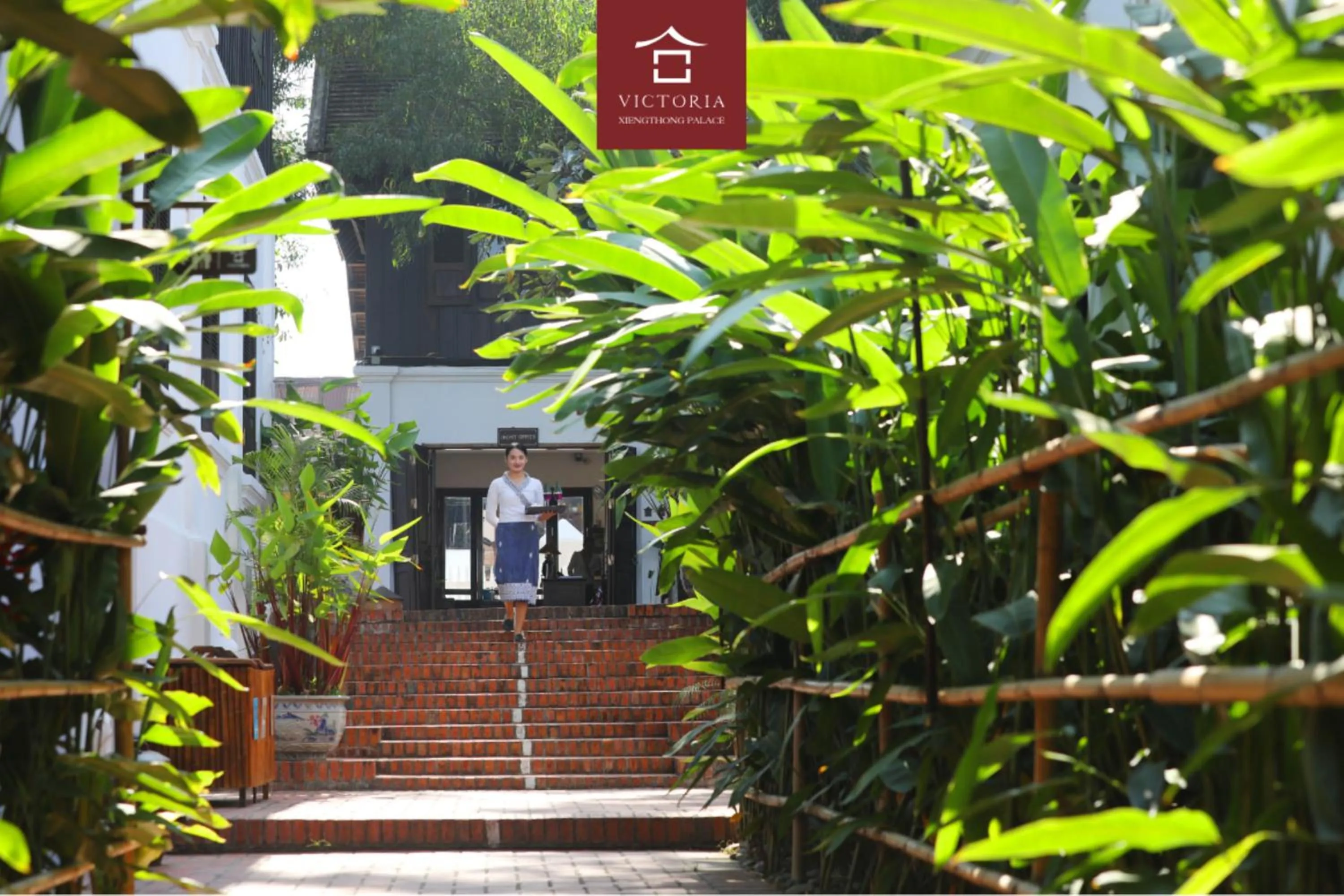 Staff in Victoria XiengThong Palace