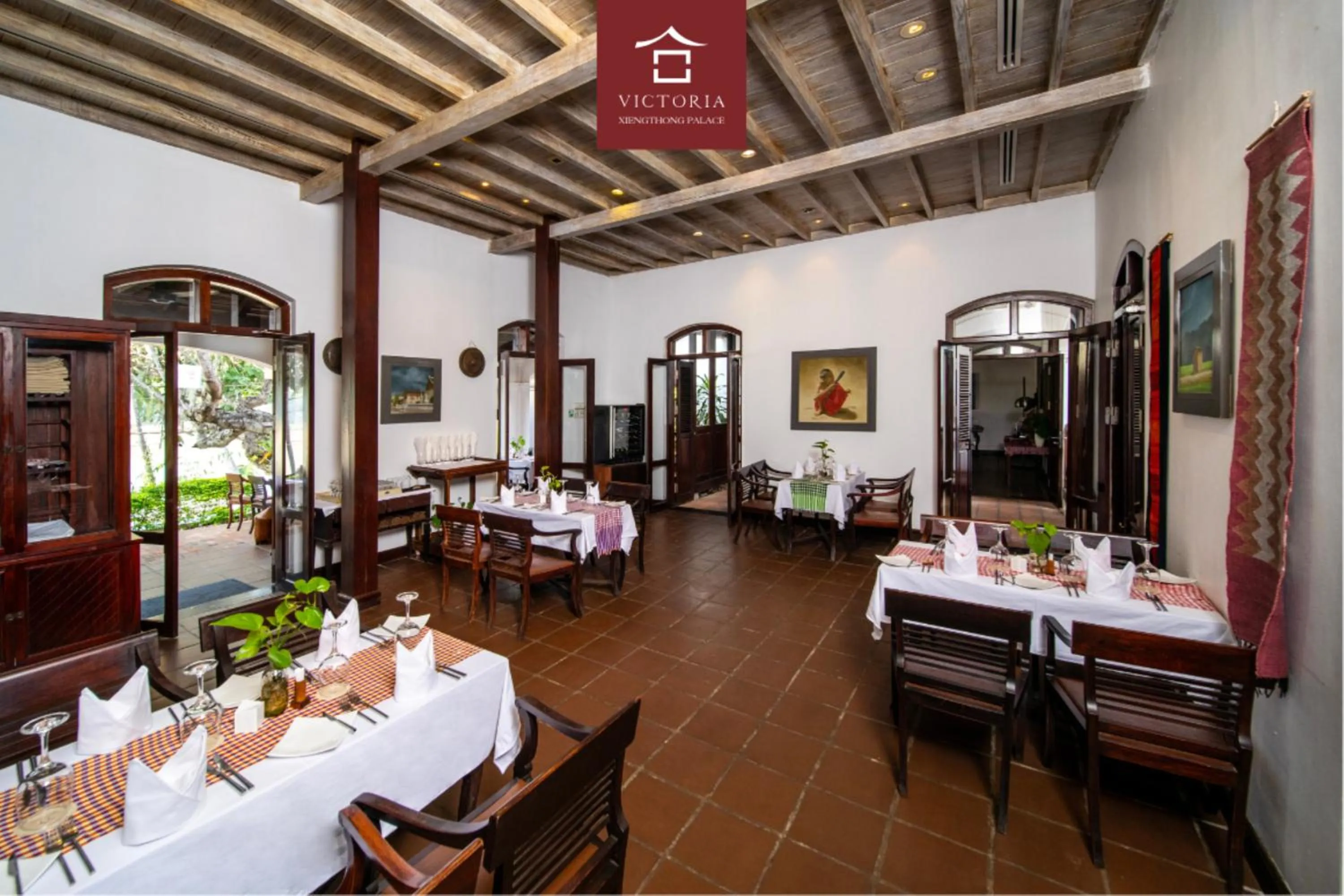 Restaurant/places to eat in Victoria XiengThong Palace