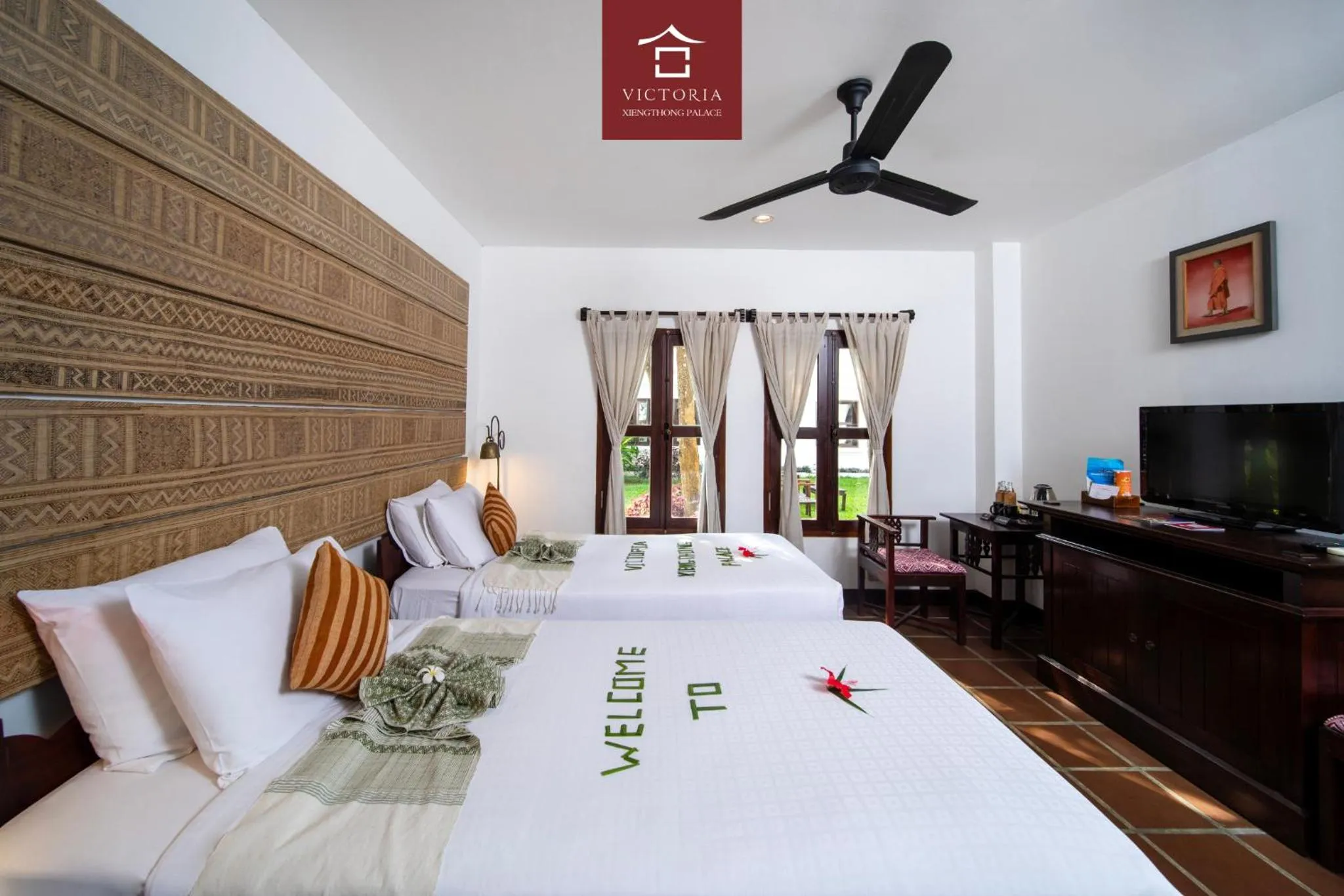 Bed in Victoria XiengThong Palace