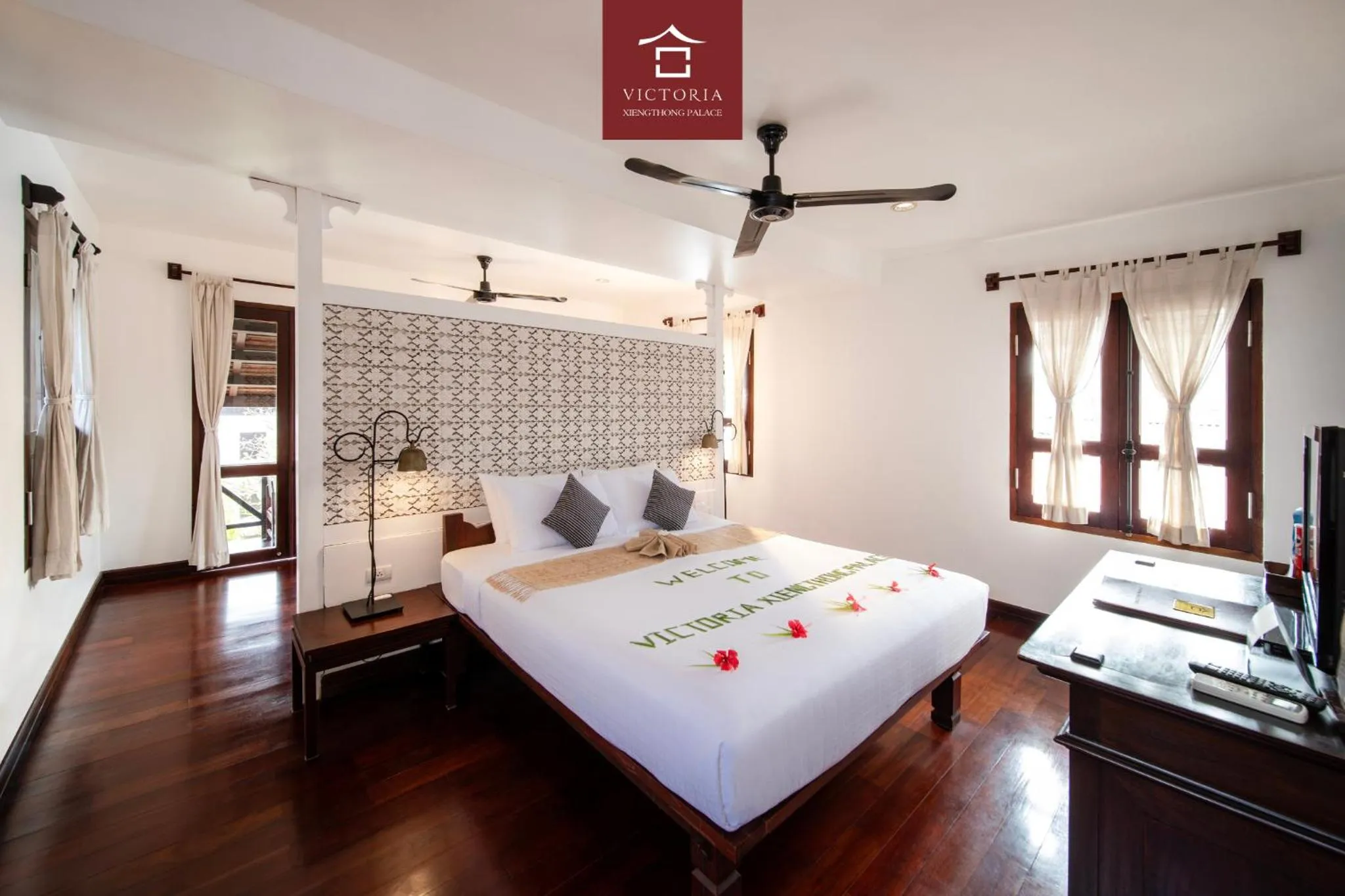 Bedroom, Bed in Victoria XiengThong Palace