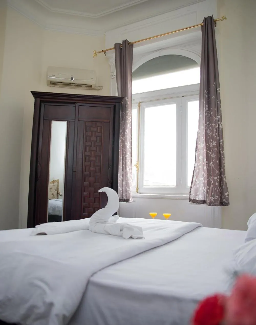 Bed in New Grand Royal Hotel Cairo