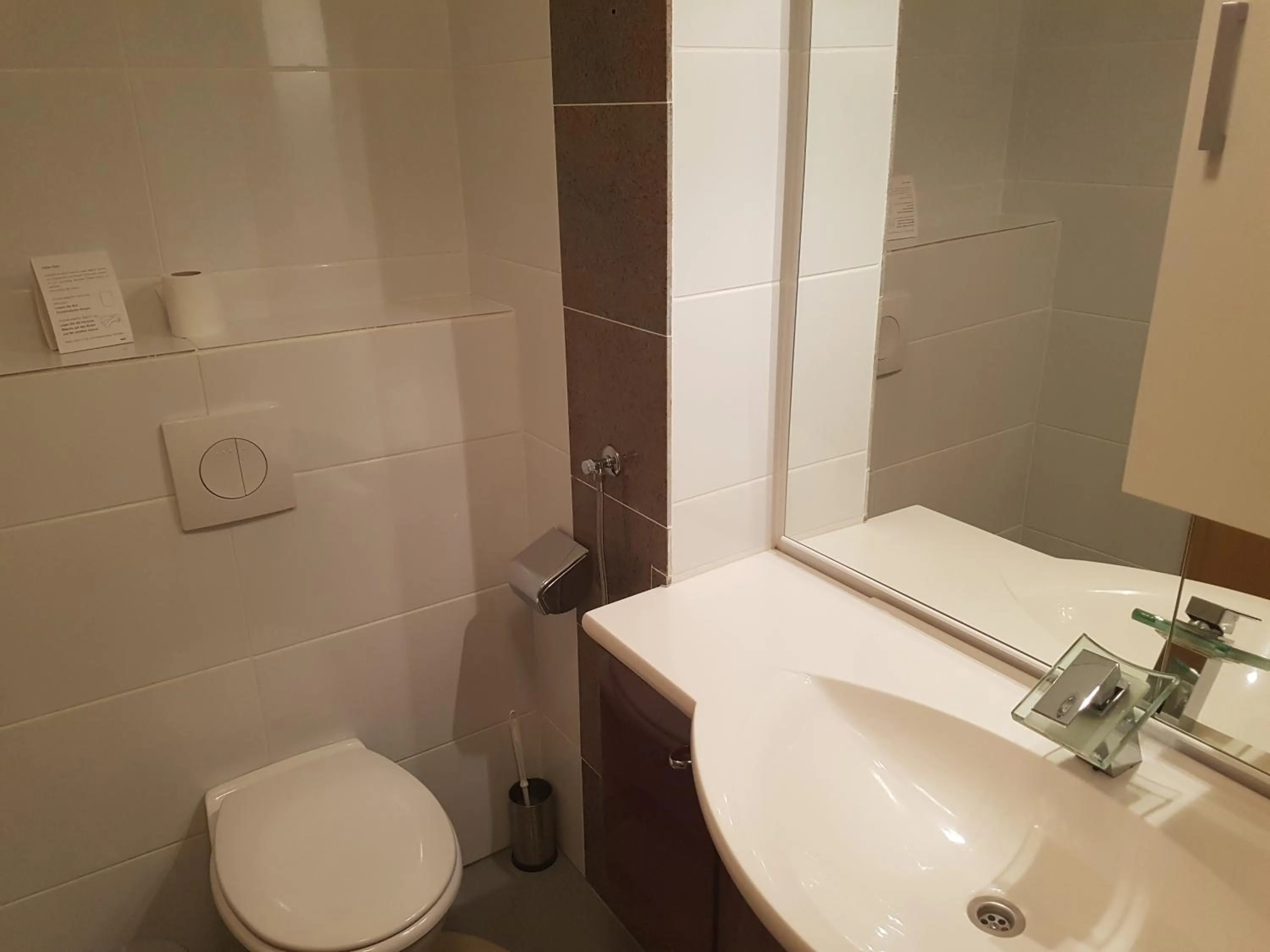 Toilet in Hotel Zur Engelsburg