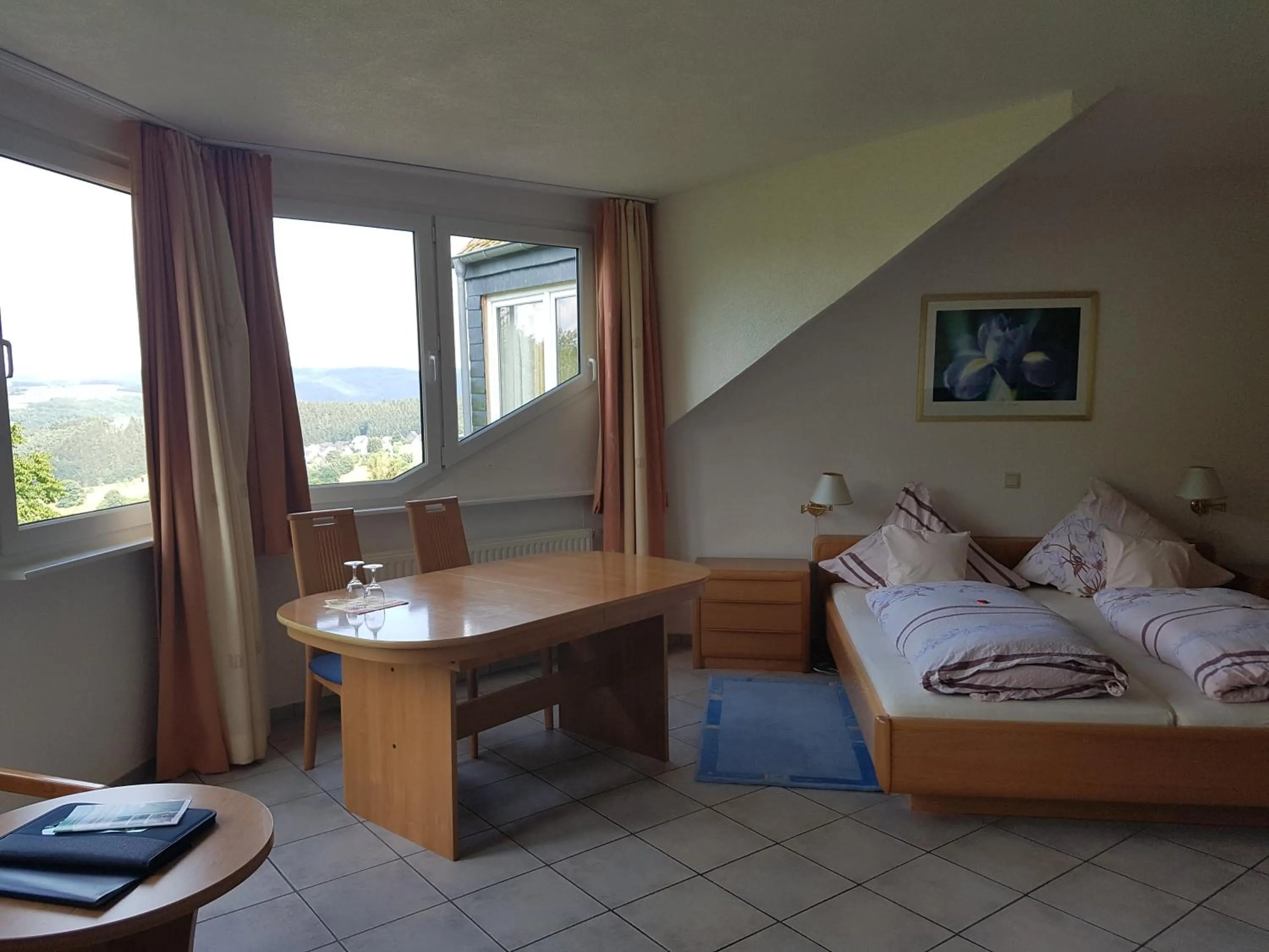 Photo of the whole room, Bed in Hotel Zur Engelsburg