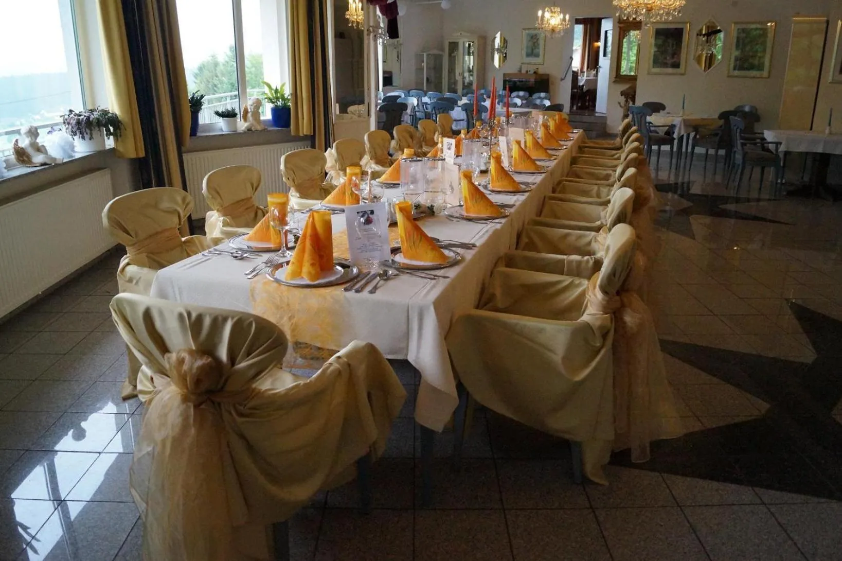 Restaurant/places to eat in Hotel Zur Engelsburg