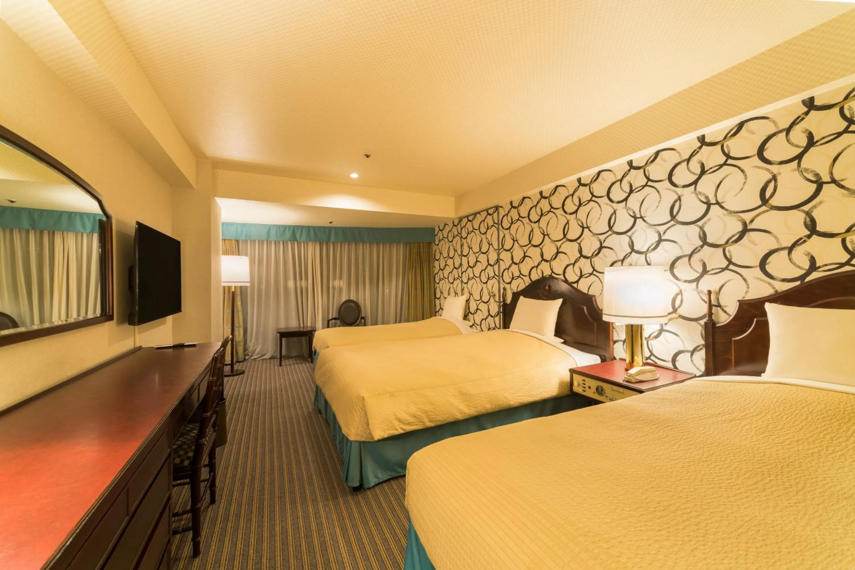 Photo of the whole room, Bed in Rose Hotel Yokohama, The Distinctive Collection By WORLDHOTELS