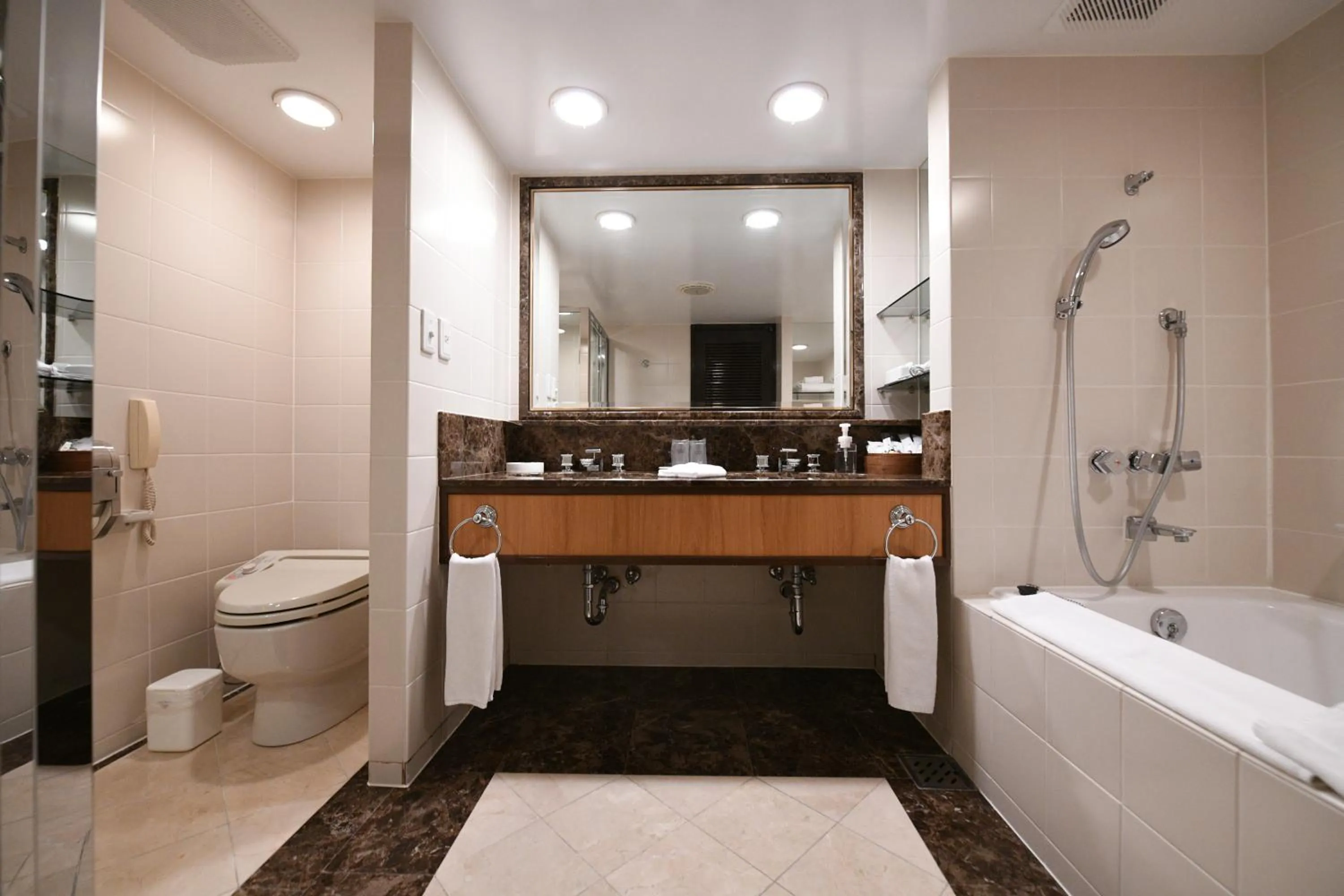 Bathroom in Rose Hotel Yokohama, The Distinctive Collection By WORLDHOTELS