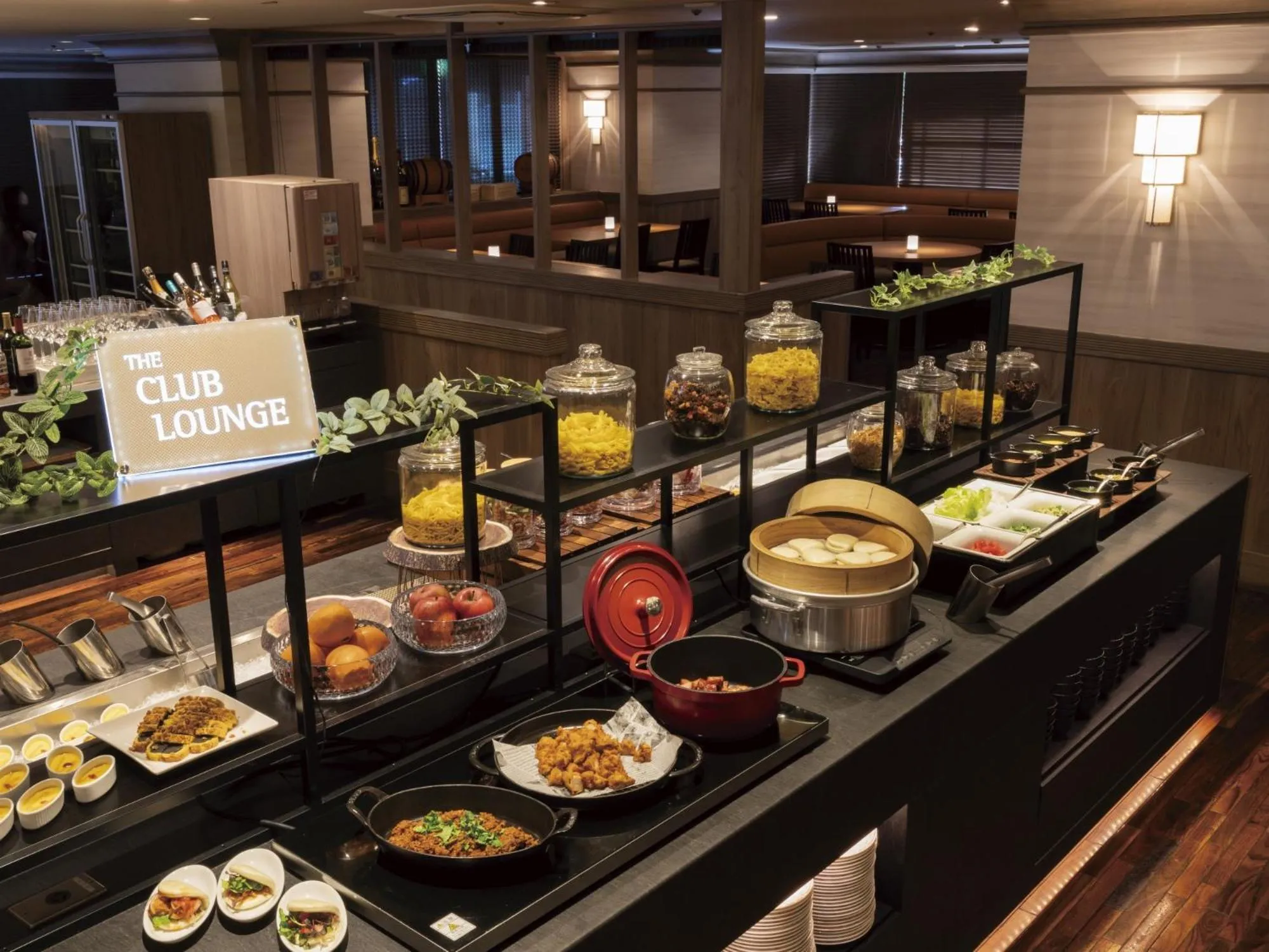 Lounge or bar in Rose Hotel Yokohama, The Distinctive Collection By WORLDHOTELS