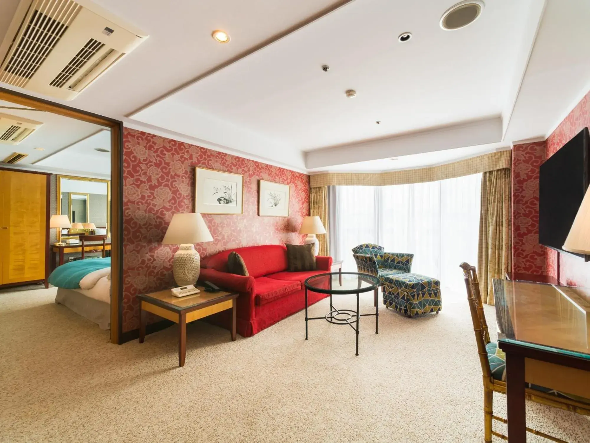 Executive Suite with Lounge Access in Rose Hotel Yokohama, The Distinctive Collection By WORLDHOTELS Executive Suite with Lounge Access in Rose Hotel Yokohama, The Distinctive Collection By WORLDHOTELS