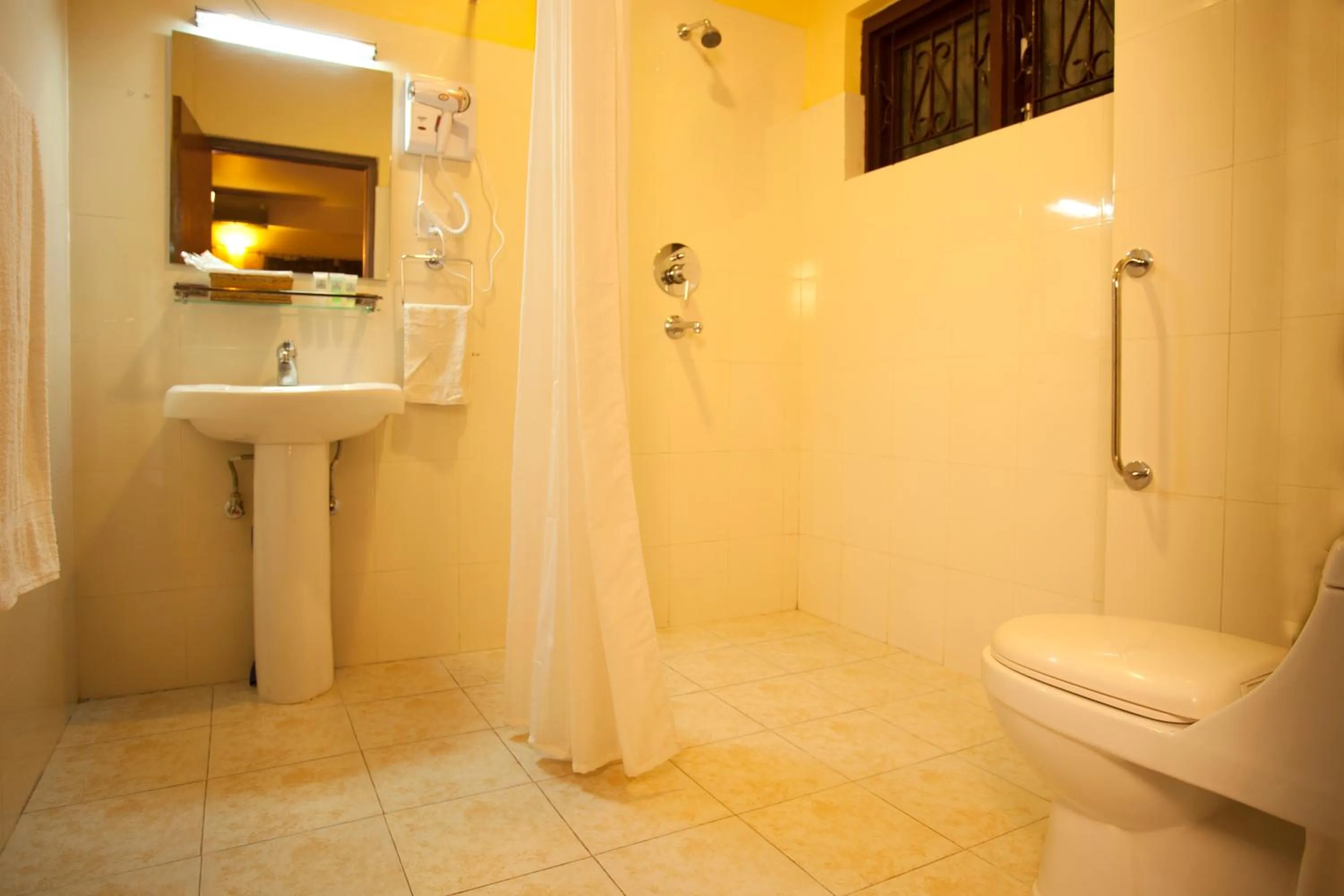 Bathroom in Royal Astoria Hotel