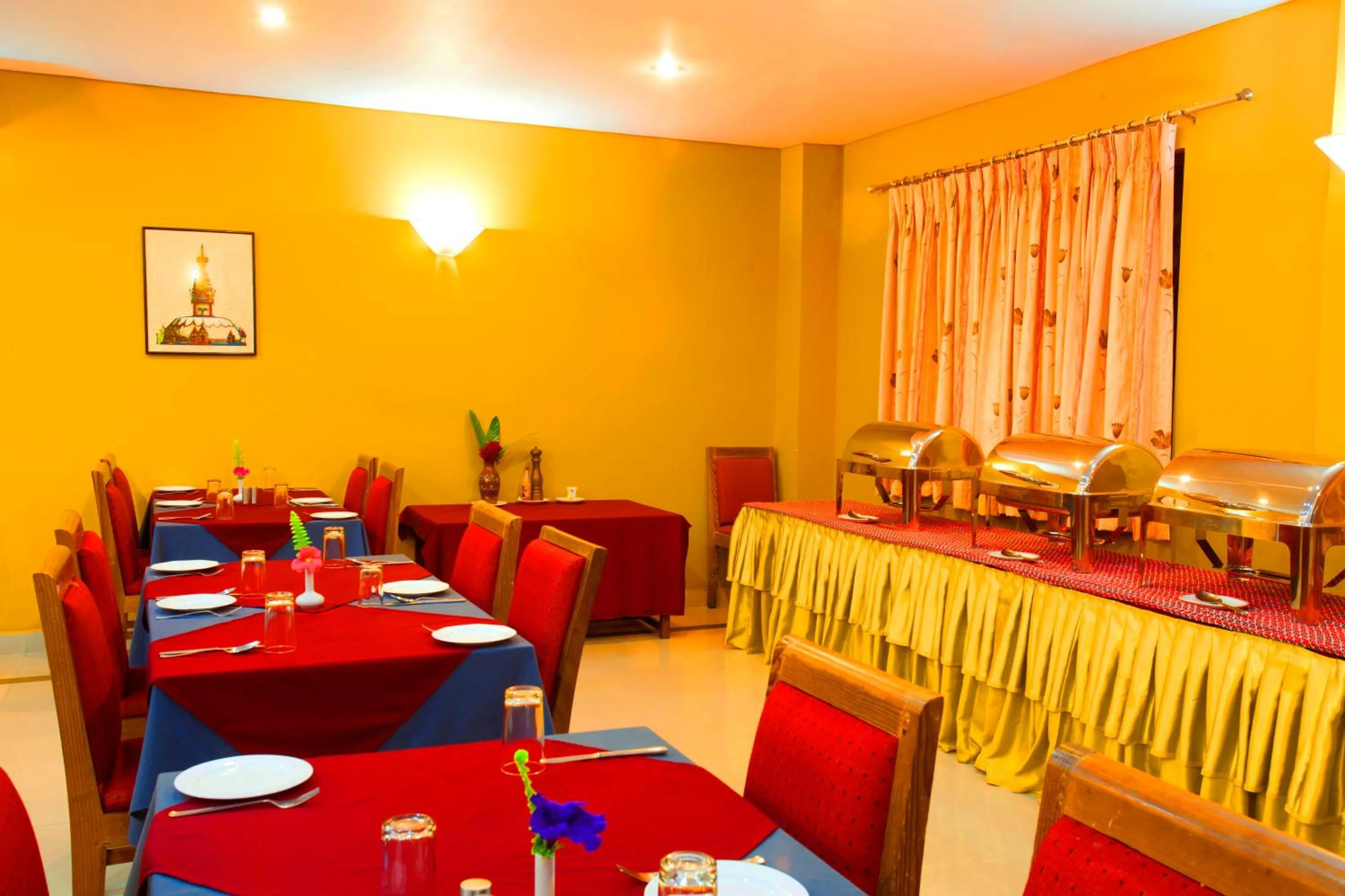 Restaurant/places to eat in Royal Astoria Hotel