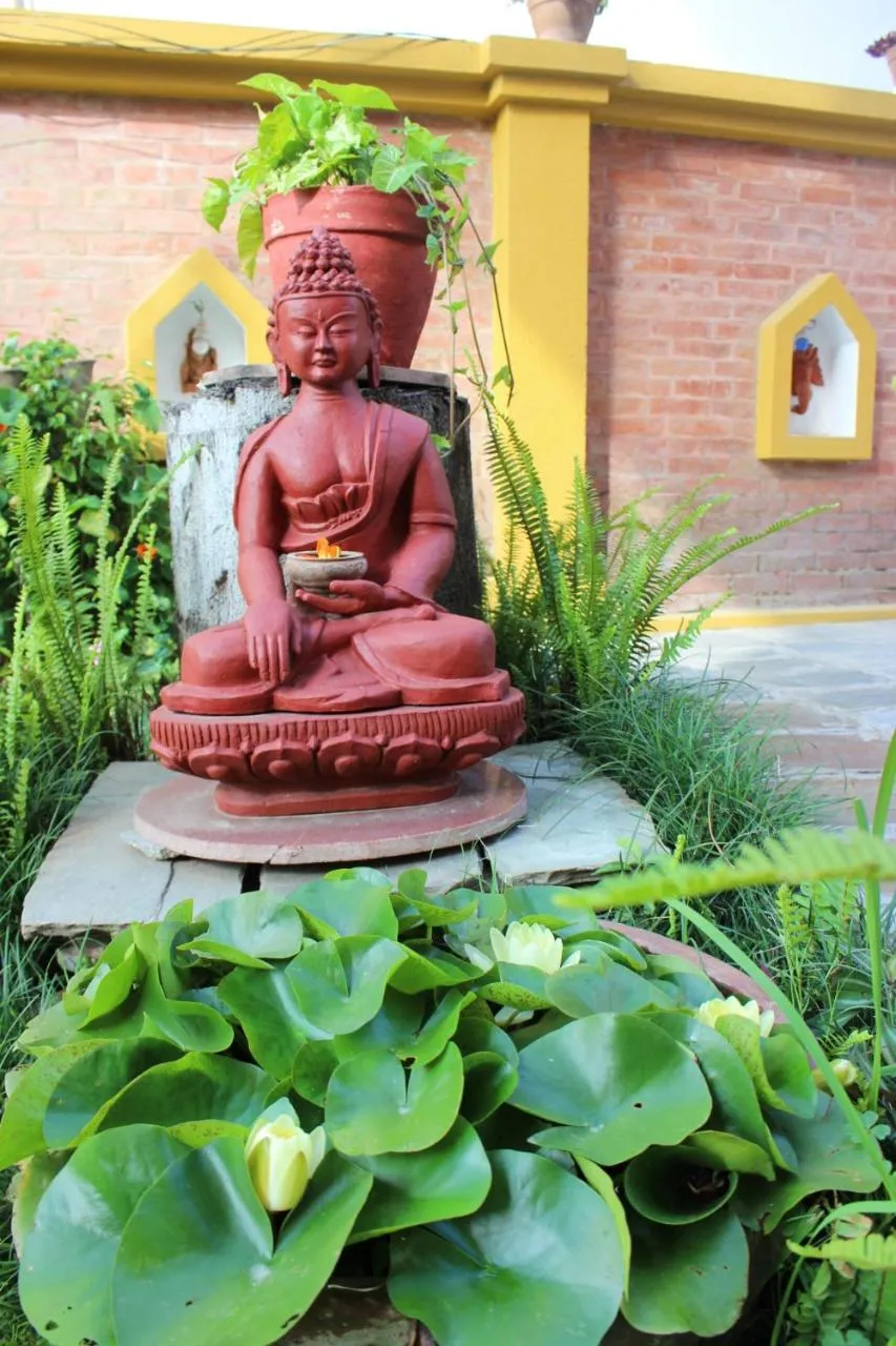 Garden in Royal Astoria Hotel