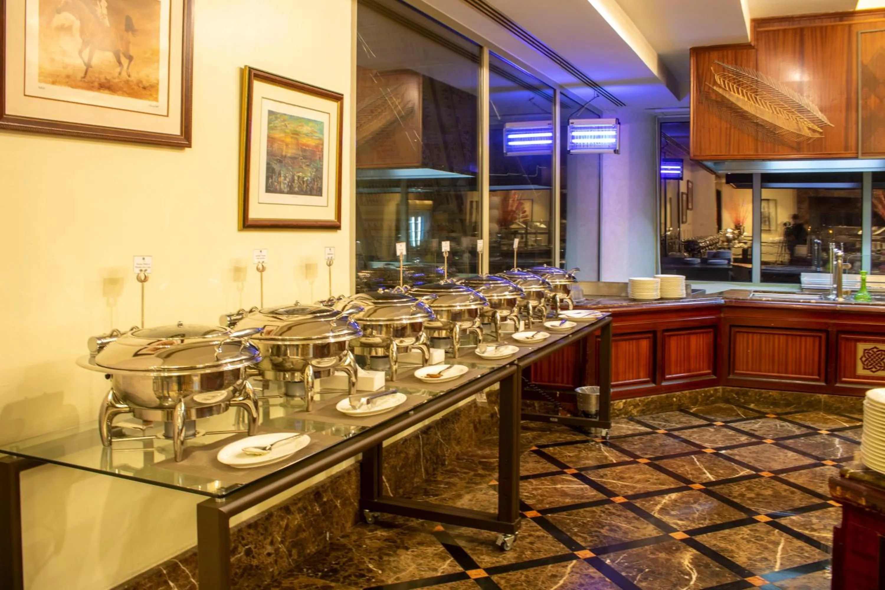 Restaurant/places to eat in Abha Palace Hotel