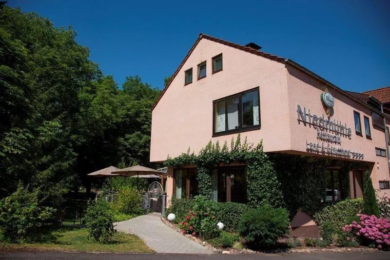 Property building in Restaurant Niedmühle Land & Genuss Hotel