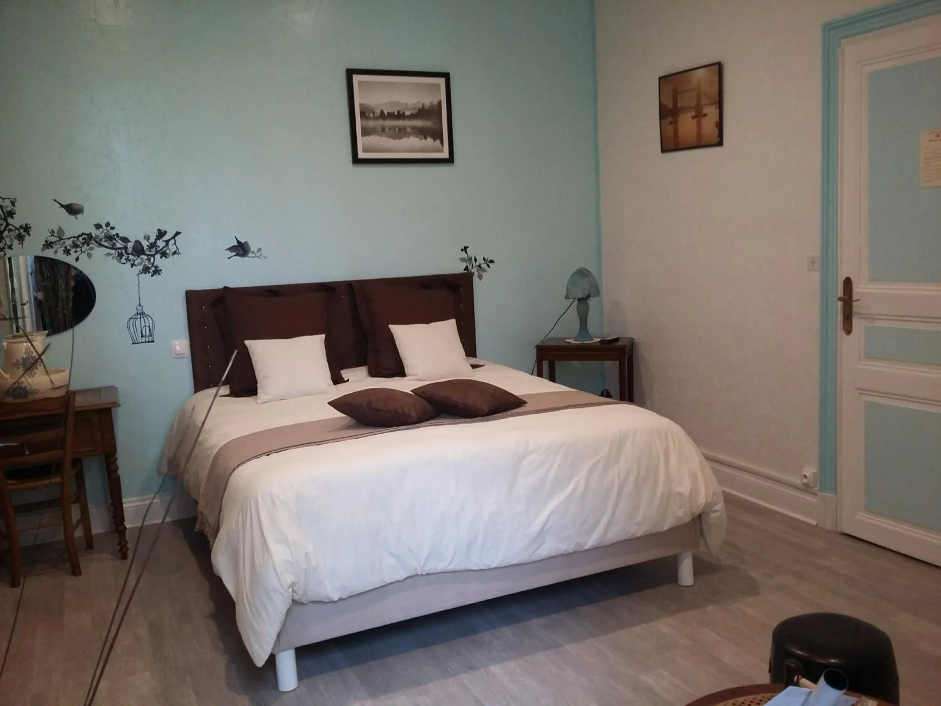 Shower in Logis Des Bessons