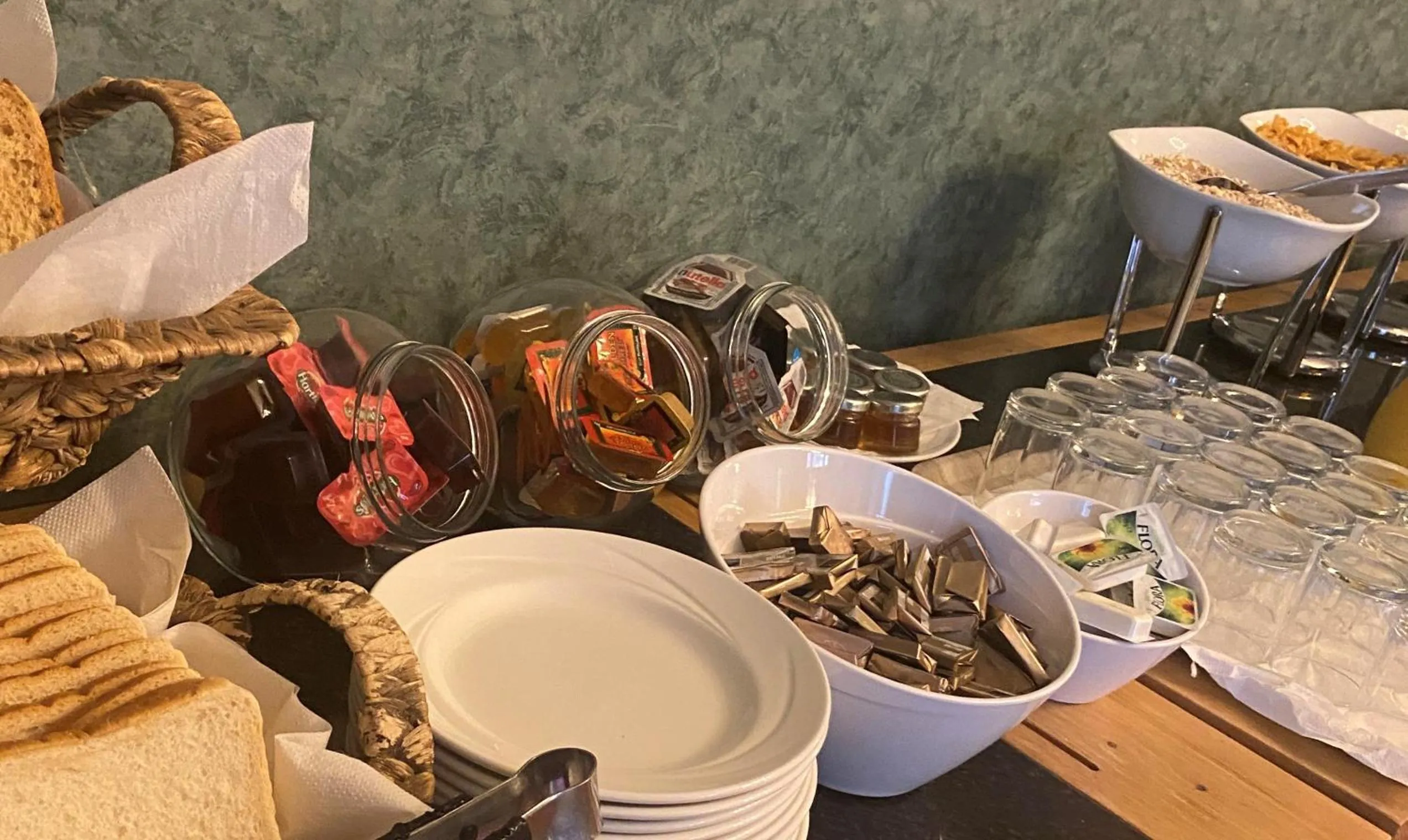 Breakfast in Lovat Arms Hotel