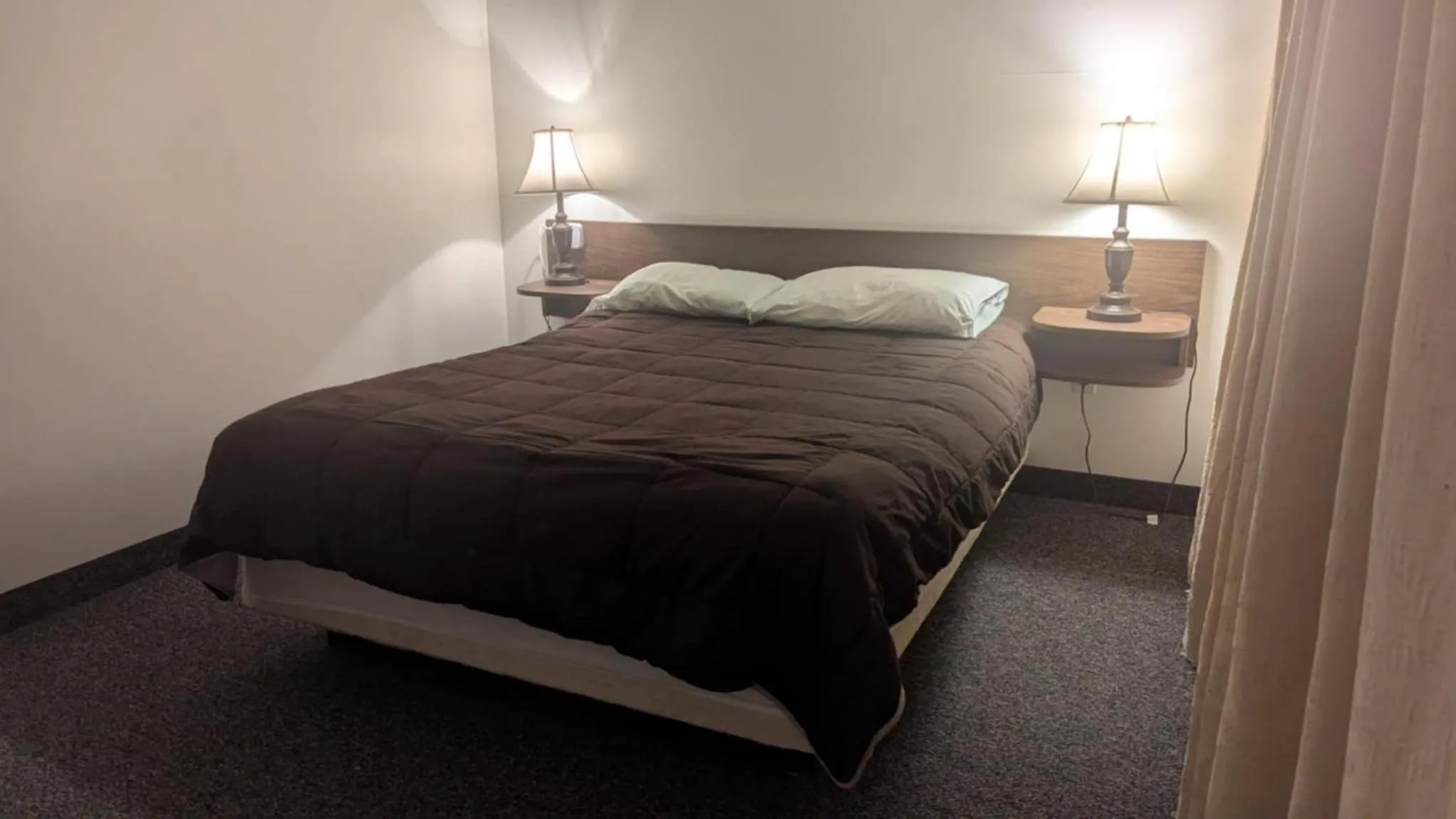 Bed in Rycroft Hotel