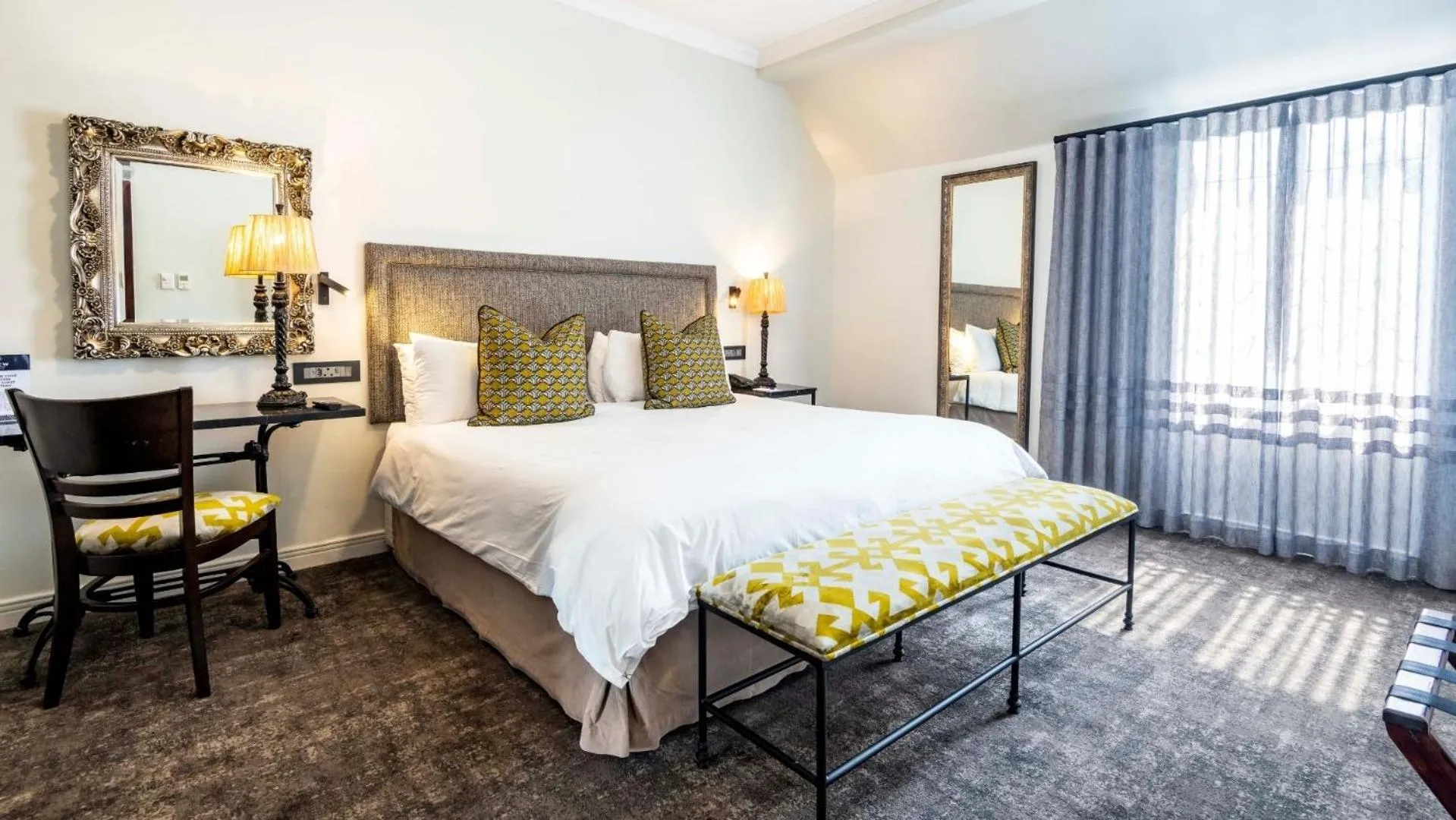 Bed in ANEW Hotel Hilton Pietermaritzburg