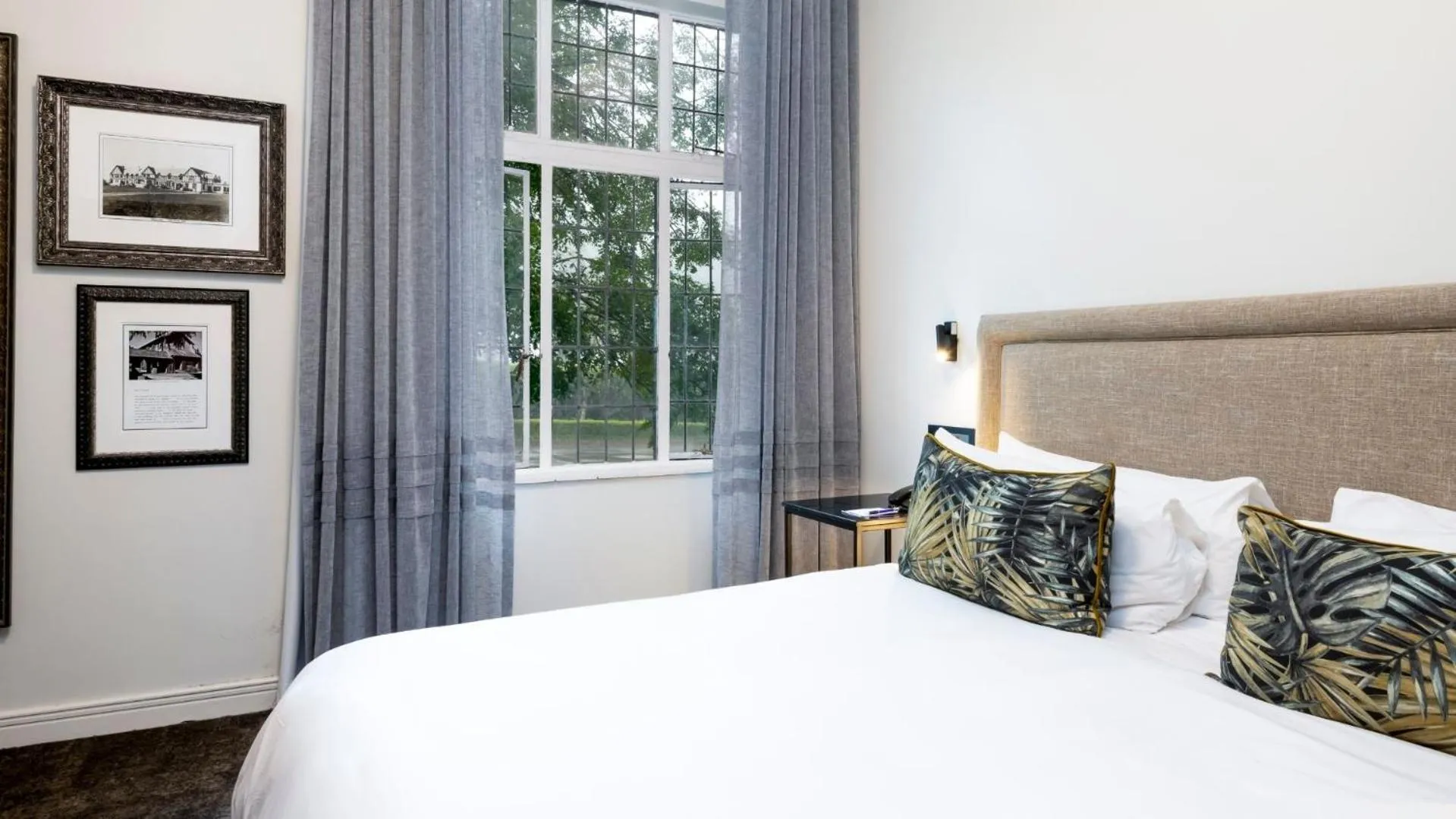 Bed in ANEW Hotel Hilton Pietermaritzburg