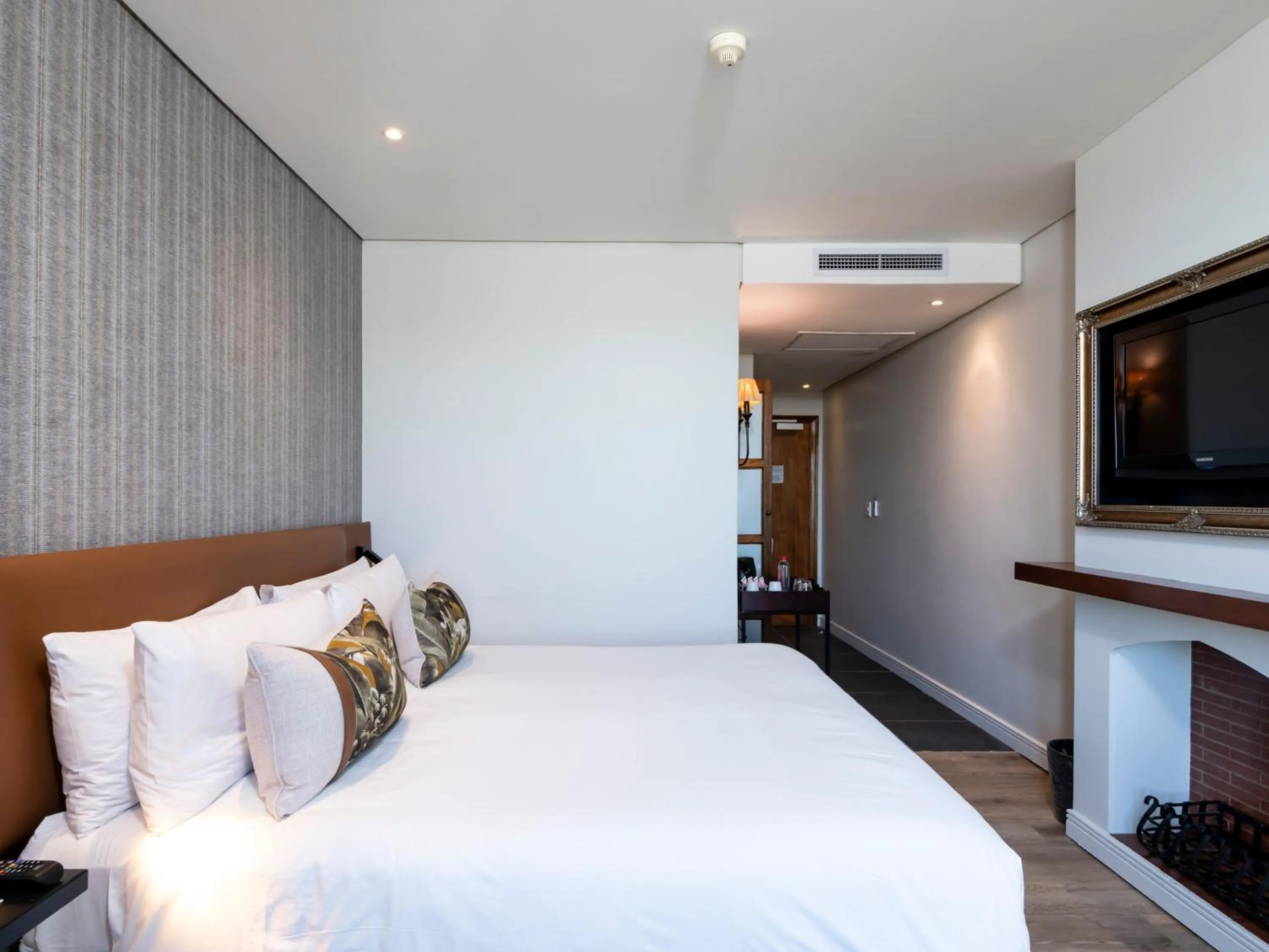 Bed in ANEW Hotel Hilton Pietermaritzburg