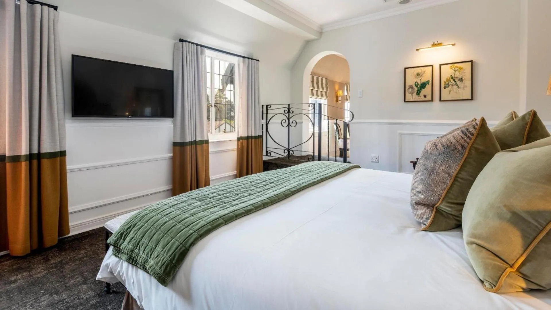 Bed in ANEW Hotel Hilton Pietermaritzburg