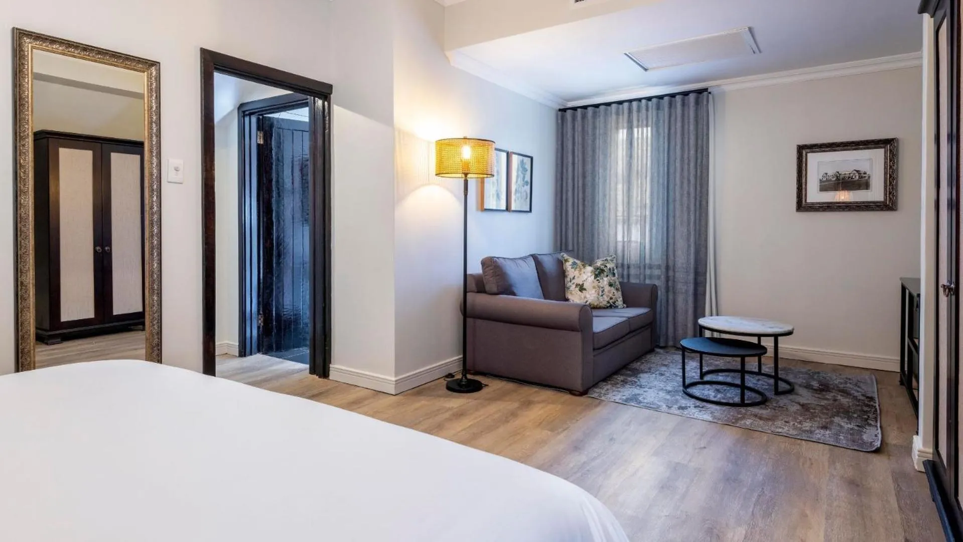 Bed in ANEW Hotel Hilton Pietermaritzburg