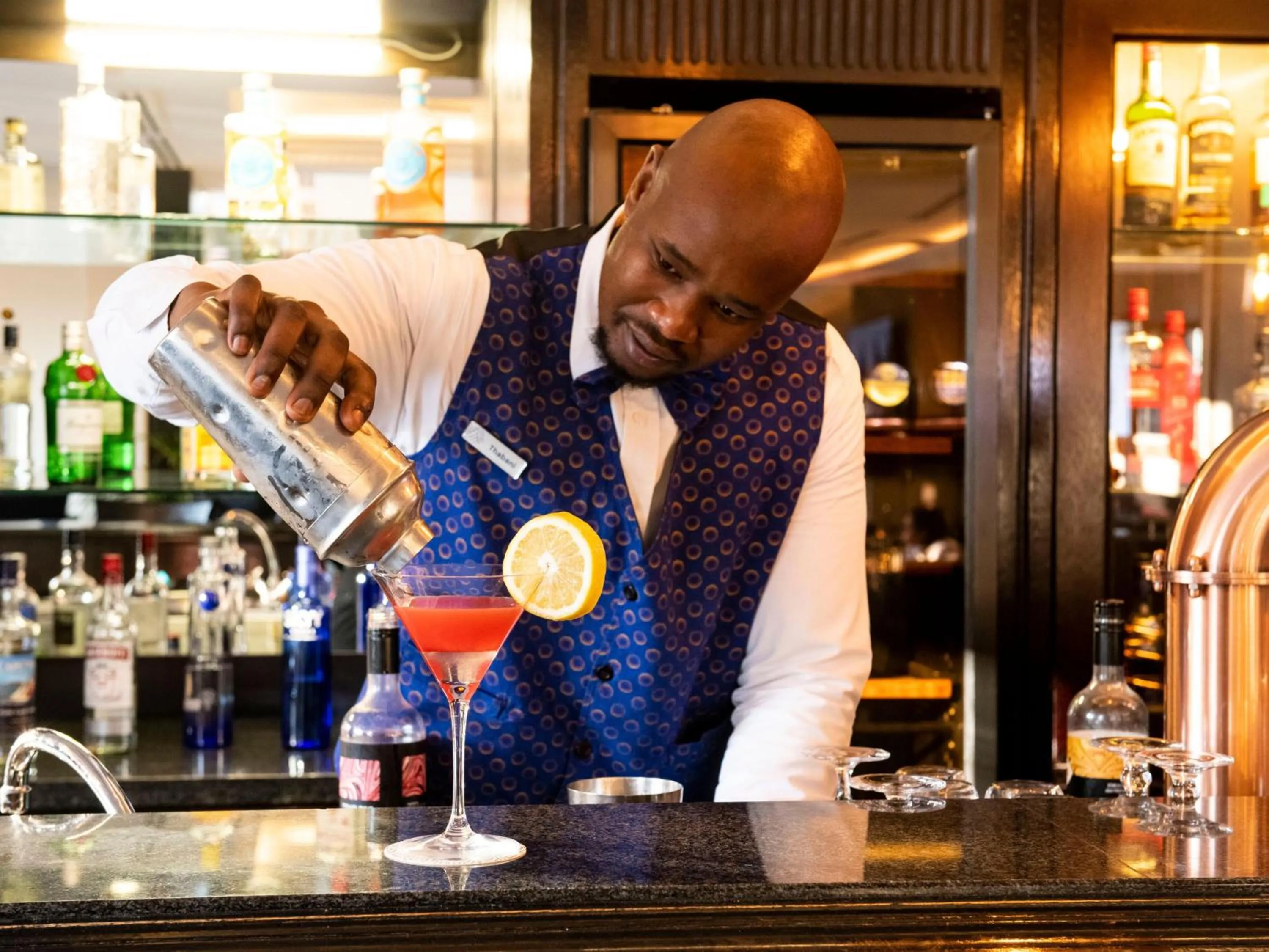 Lounge or bar in ANEW Hotel Hilton Pietermaritzburg