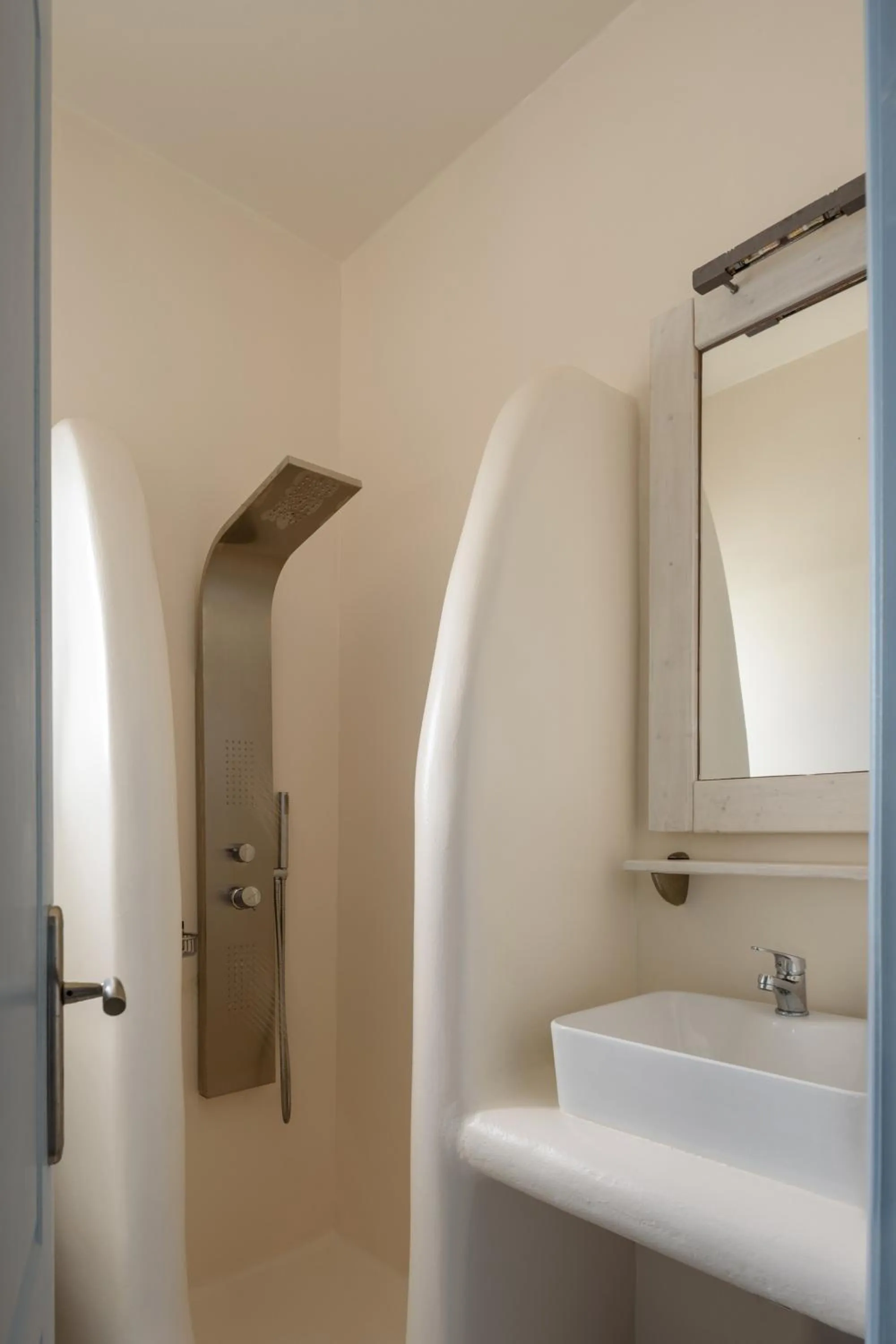 Shower in Kalestesia Suites