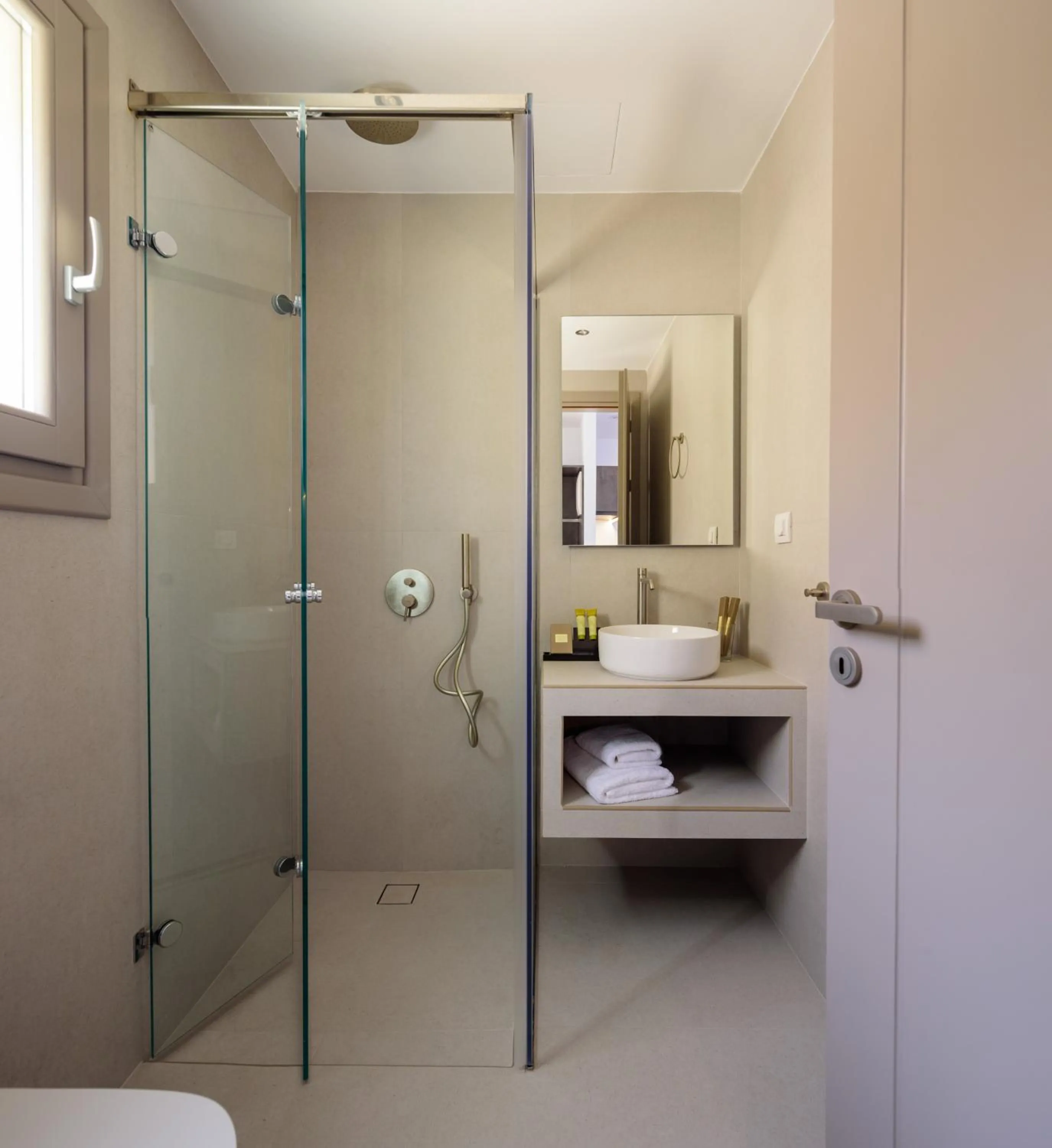 Shower in Kalestesia Suites