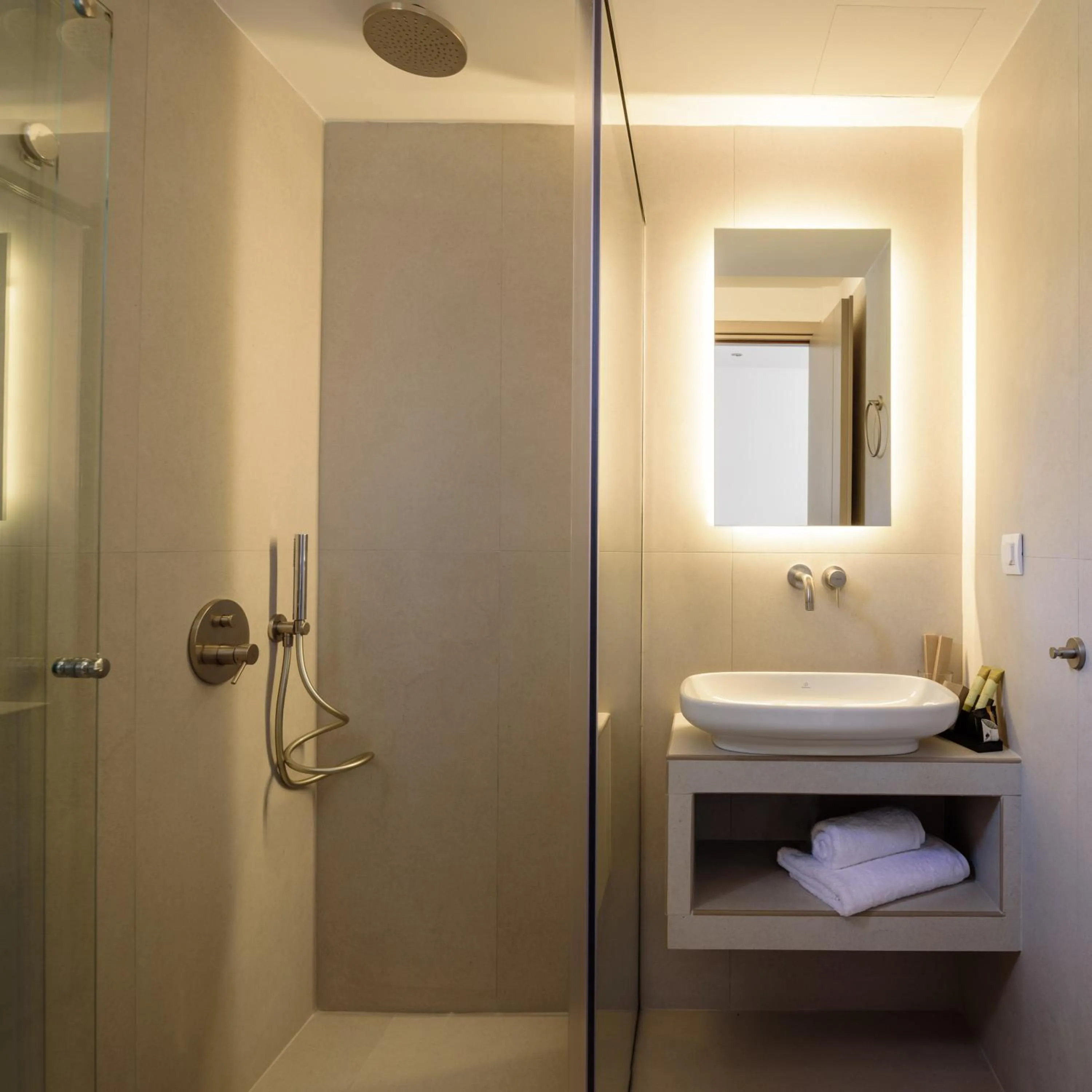 Shower in Kalestesia Suites