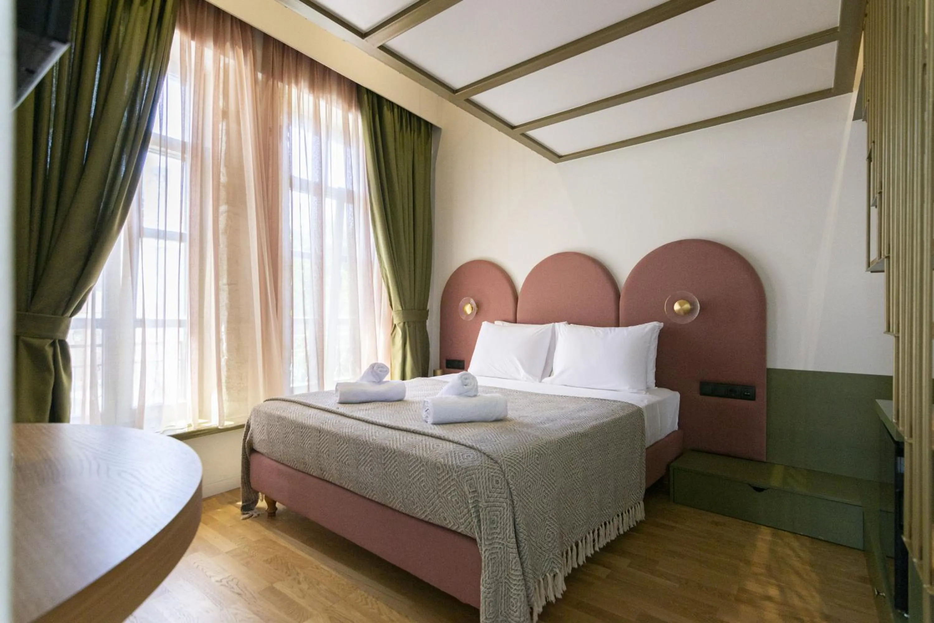 Bed in Neratze Hammam Suites