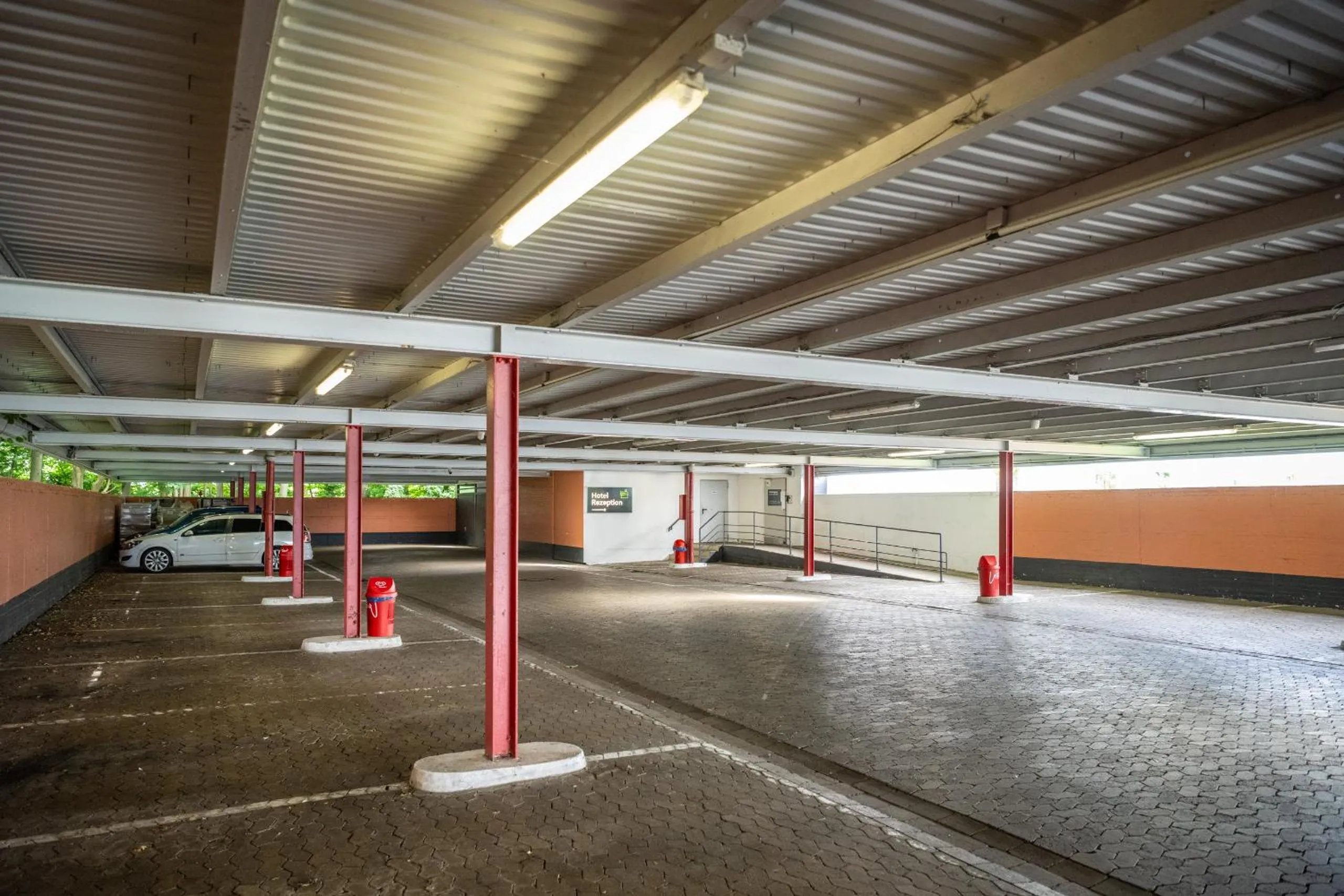 Parking in Hotel Göttingen-West