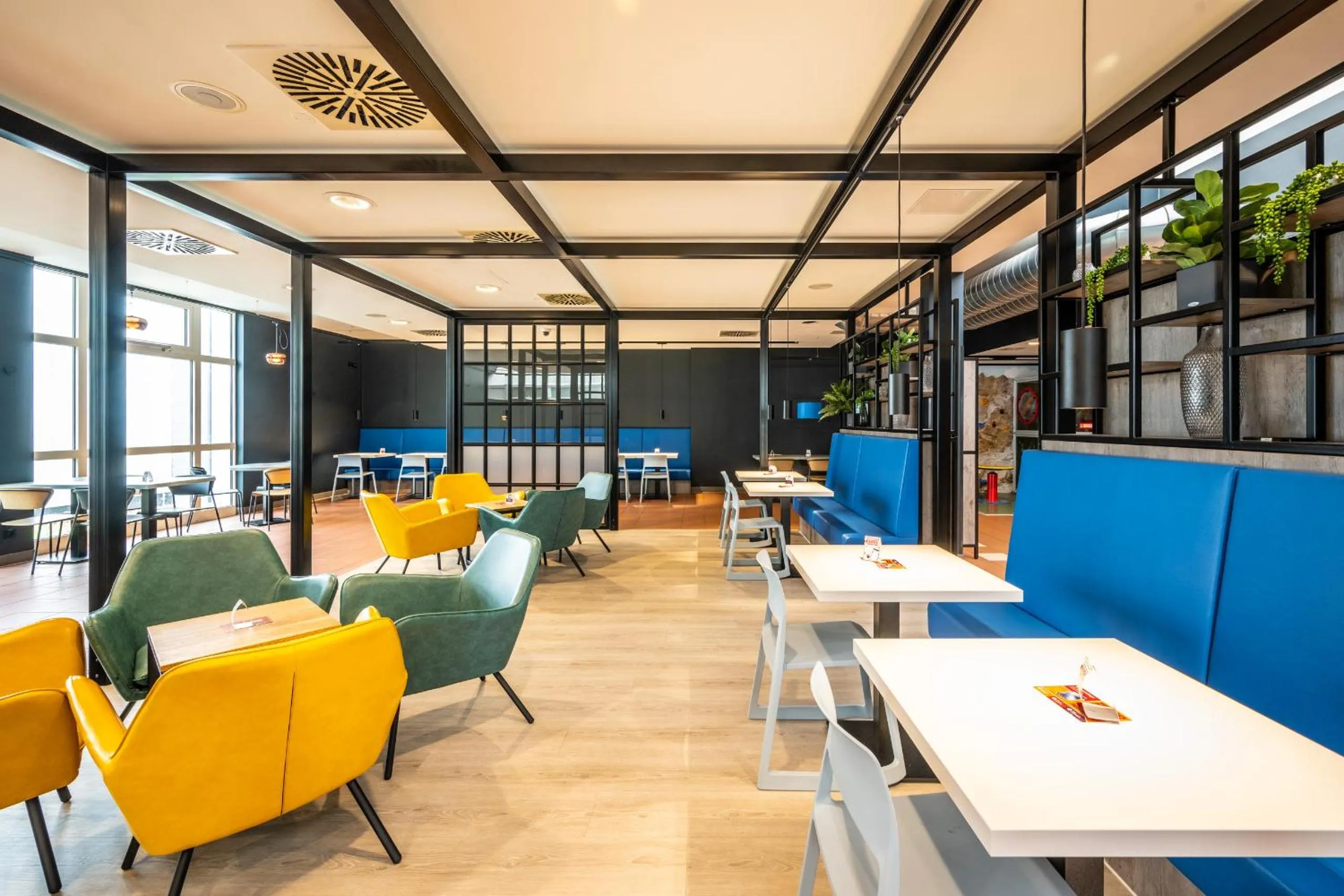 Restaurant/places to eat in Hotel Göttingen-West