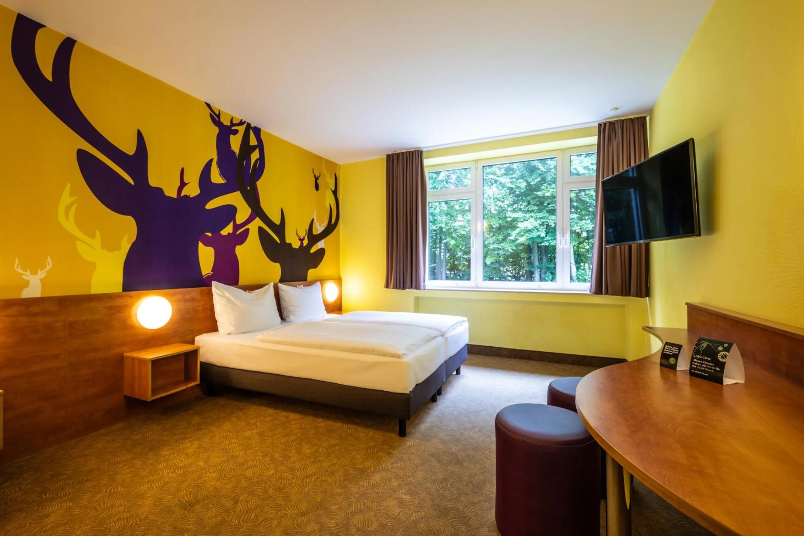 Bedroom, Bed in Hotel Göttingen-West