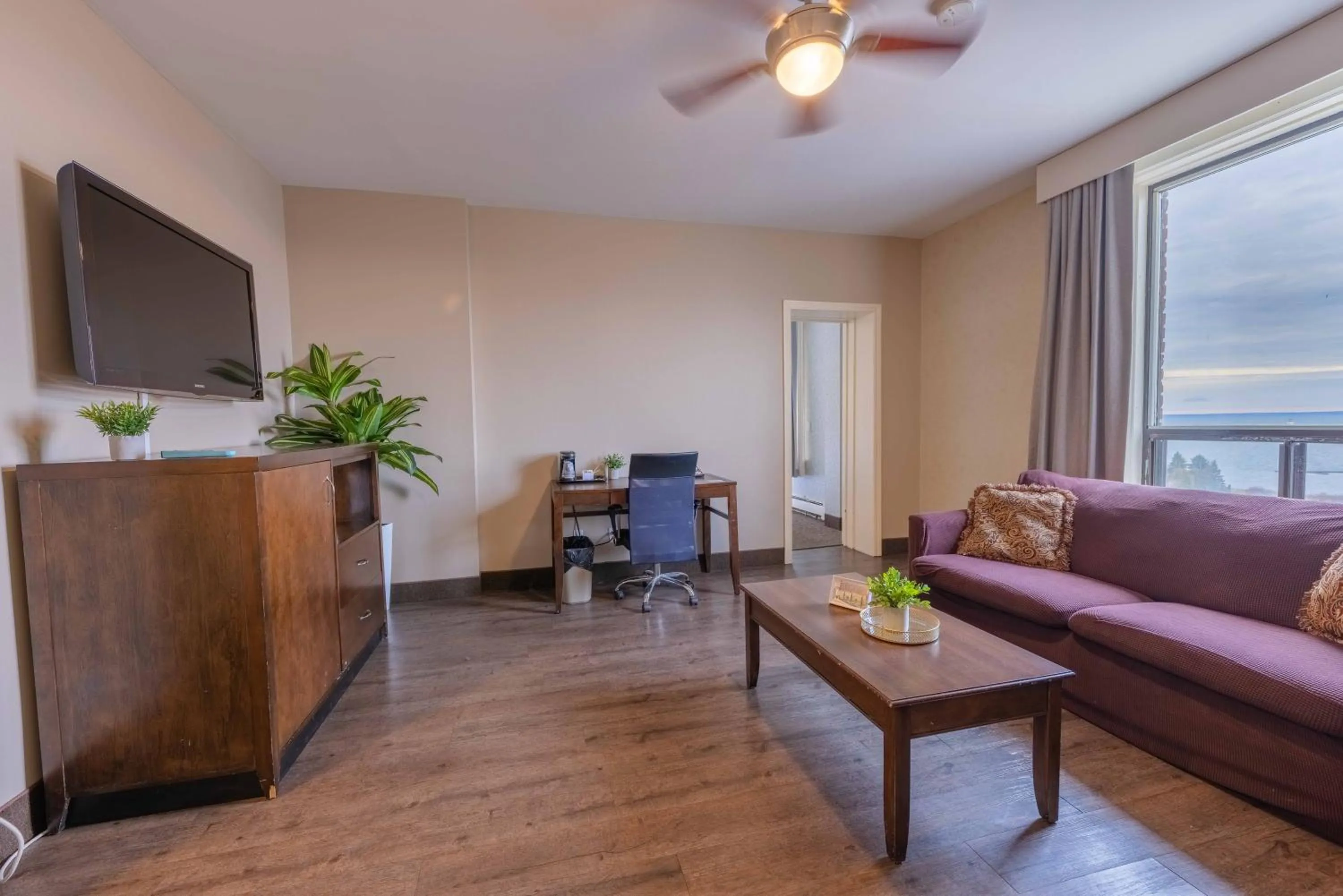 Prince Arthur Waterfront Hotel & Suites