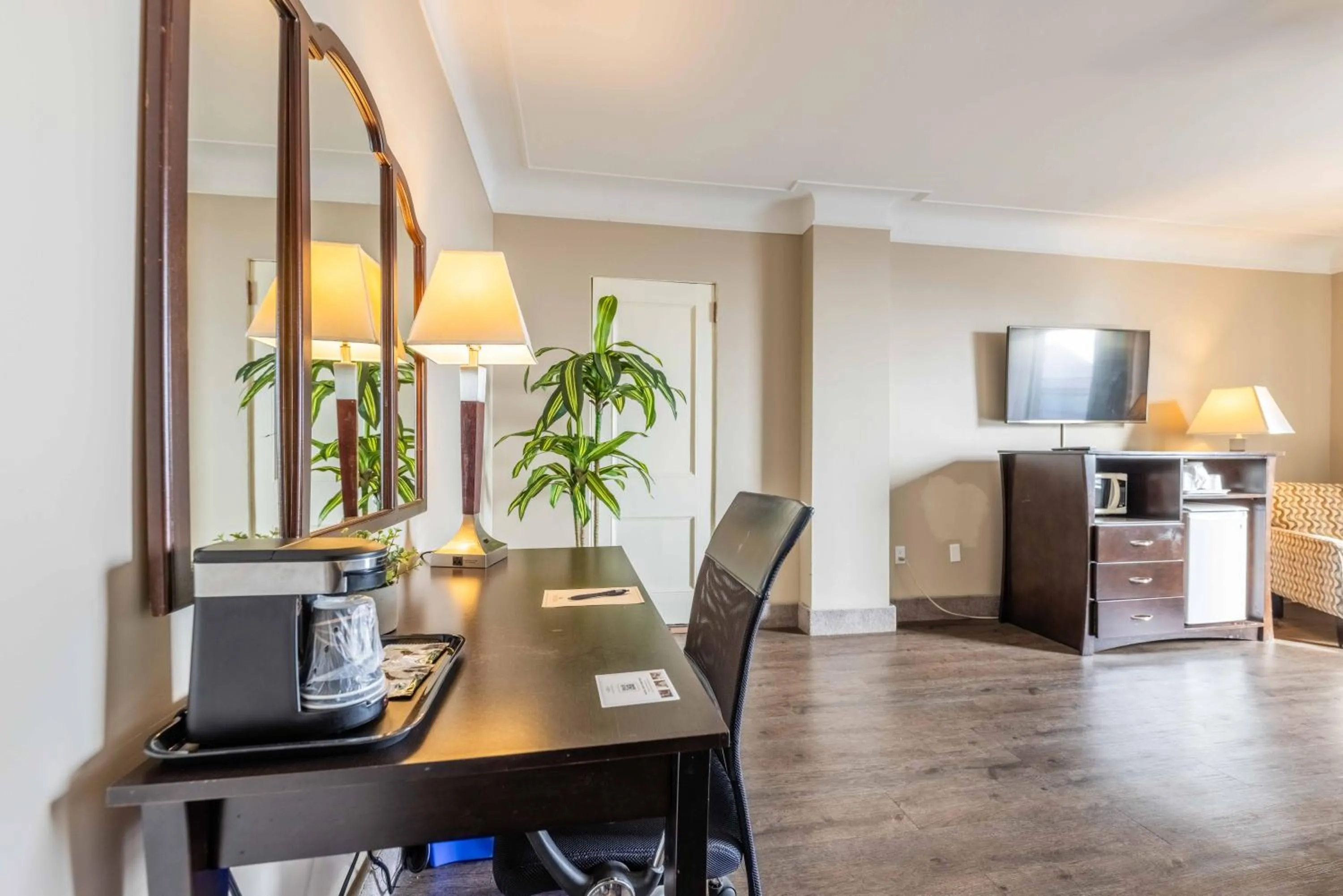 Prince Arthur Waterfront Hotel & Suites