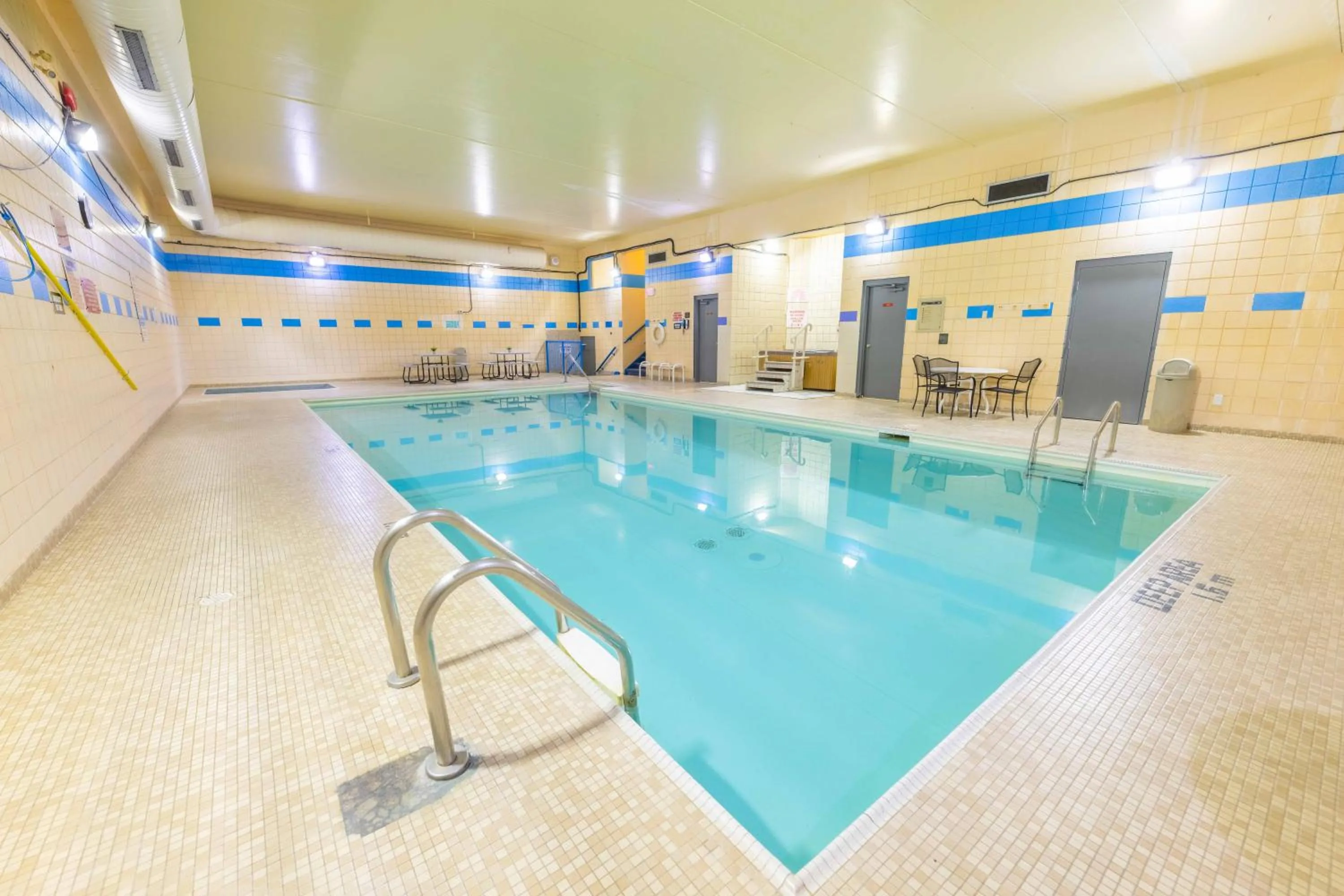 Swimming pool in Prince Arthur Waterfront Hotel & Suites