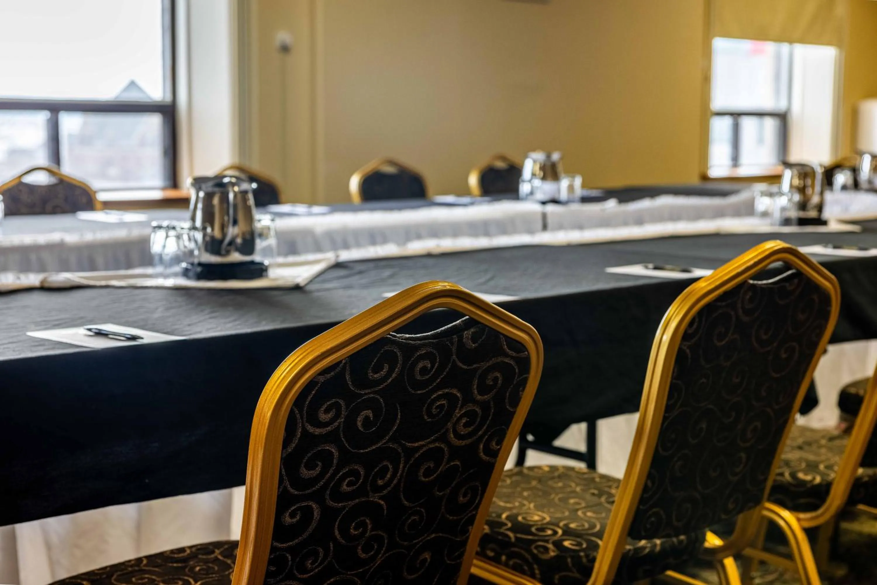 Prince Arthur Waterfront Hotel & Suites