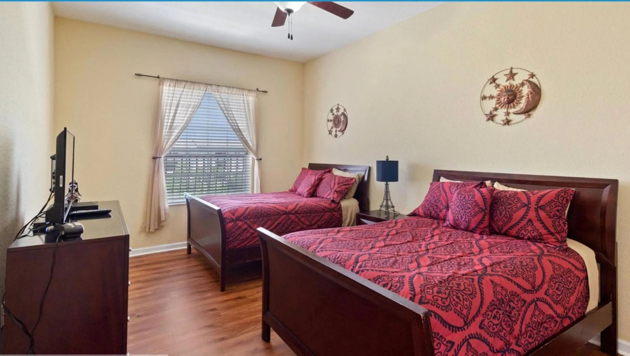 Bed in Executive 3 Bedroom Villa at Universal,Convention Center, Vista Cay