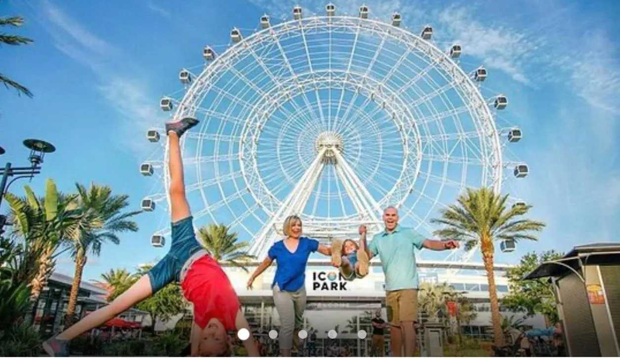 Entertainment in Executive 3 Bedroom Villa at Universal,Convention Center, Vista Cay