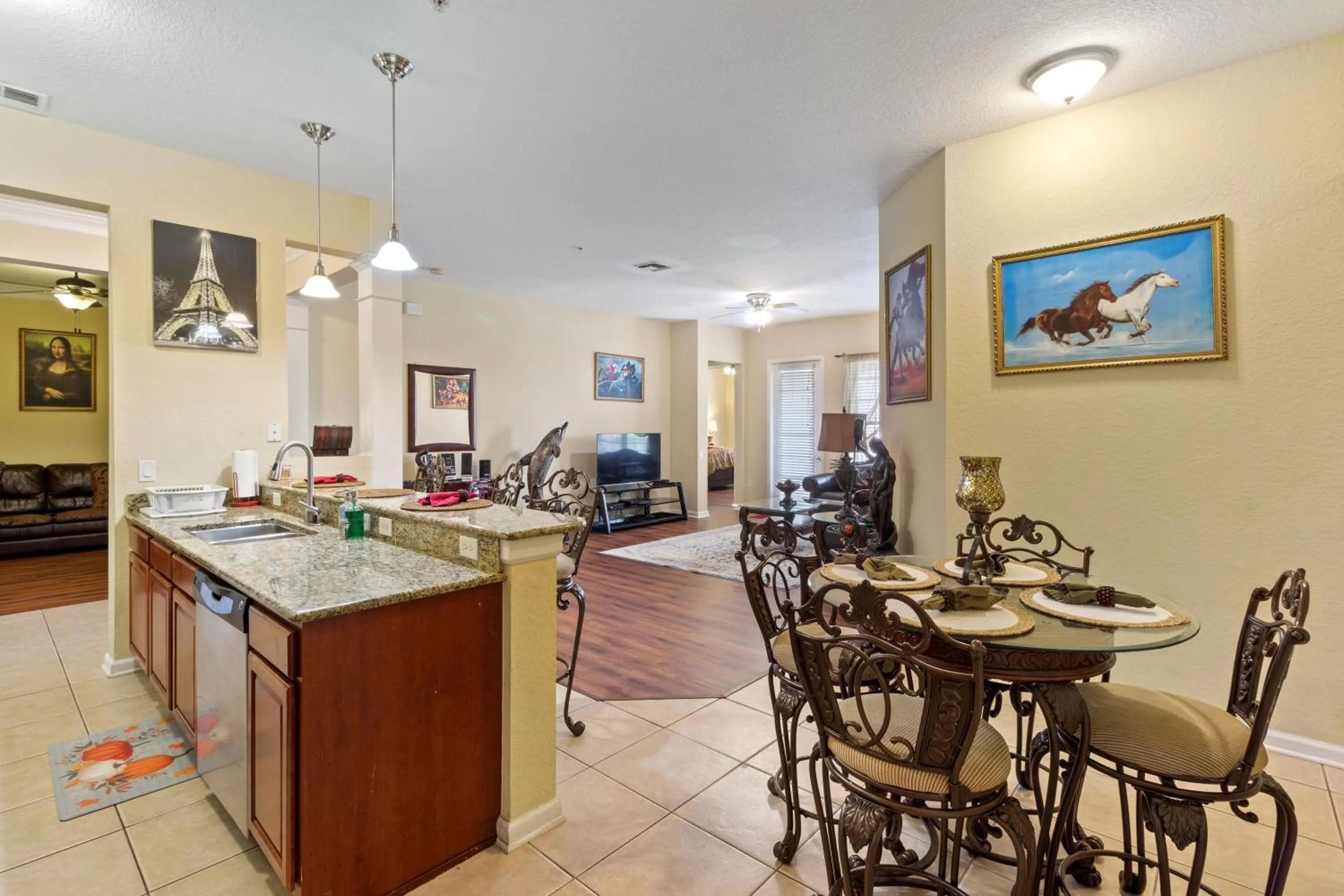 Dining area in Executive 3 Bedroom Villa at Universal,Convention Center, Vista Cay