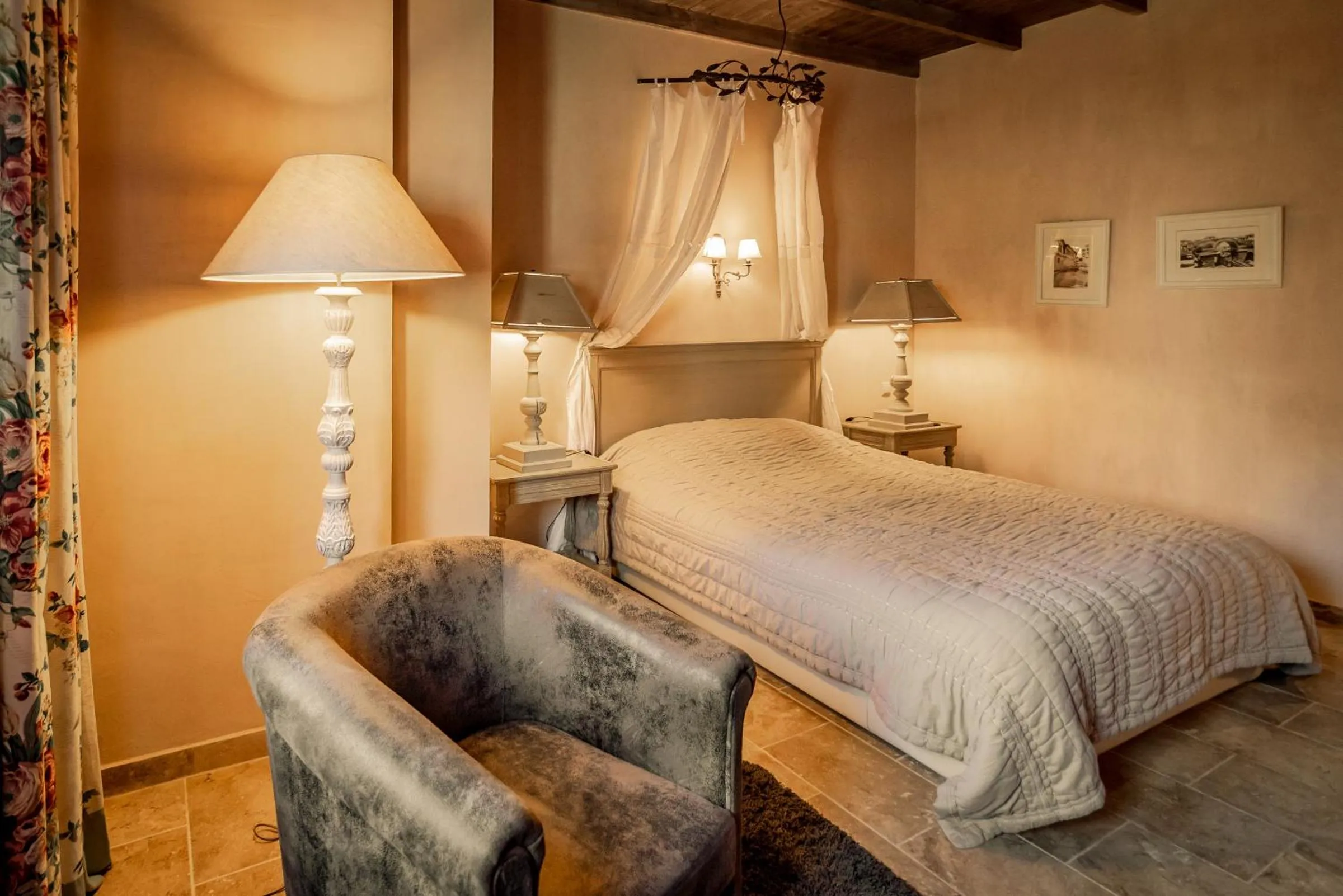 Bed in Chalet Sapin Hotel