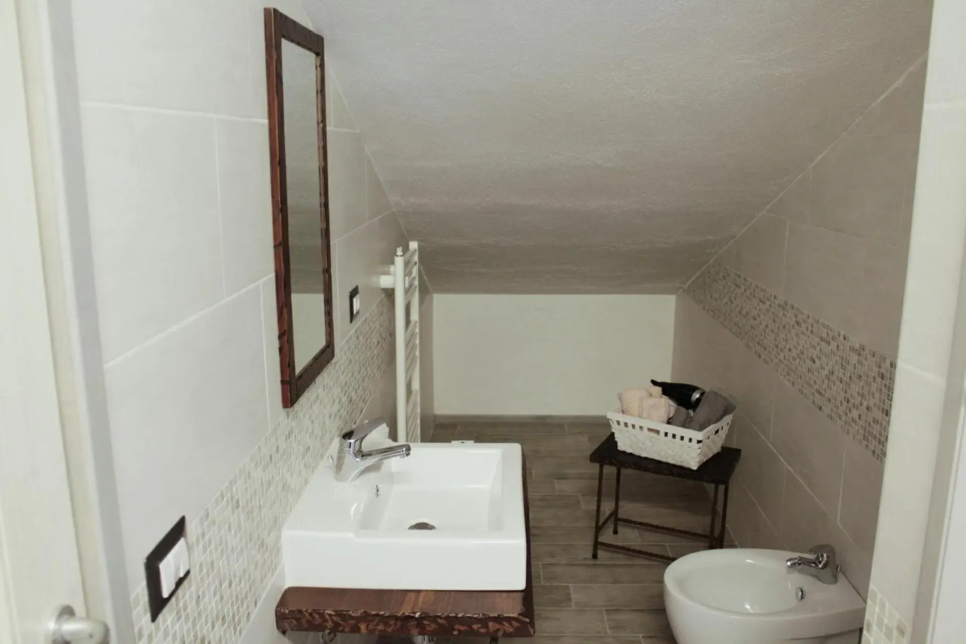 Triple Room with Private Bathroom - single occupancy in Cielo Stellato Triple Room with Private Bathroom - single occupancy in Cielo Stellato