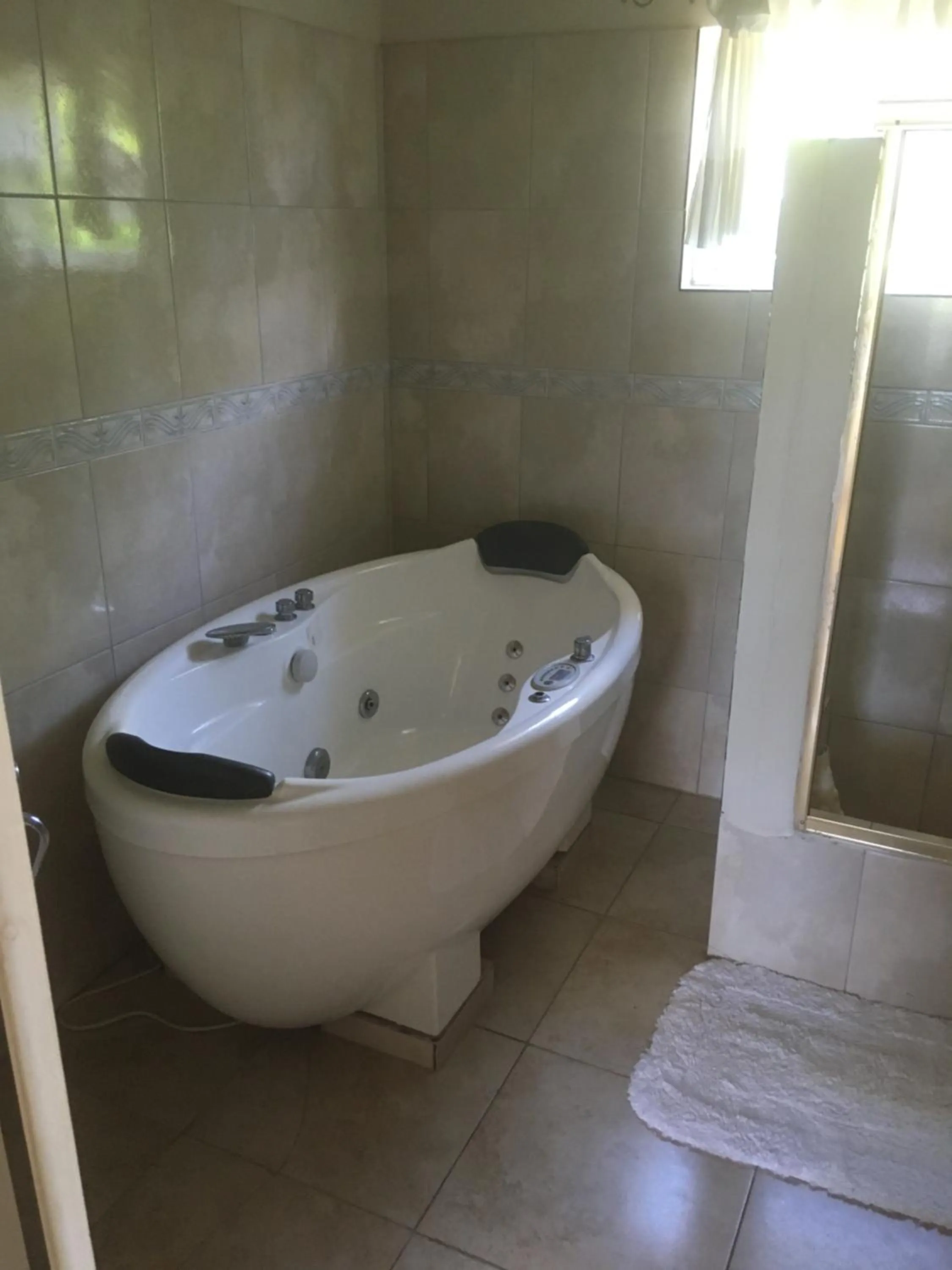 Hot Tub in Retreat Guest House