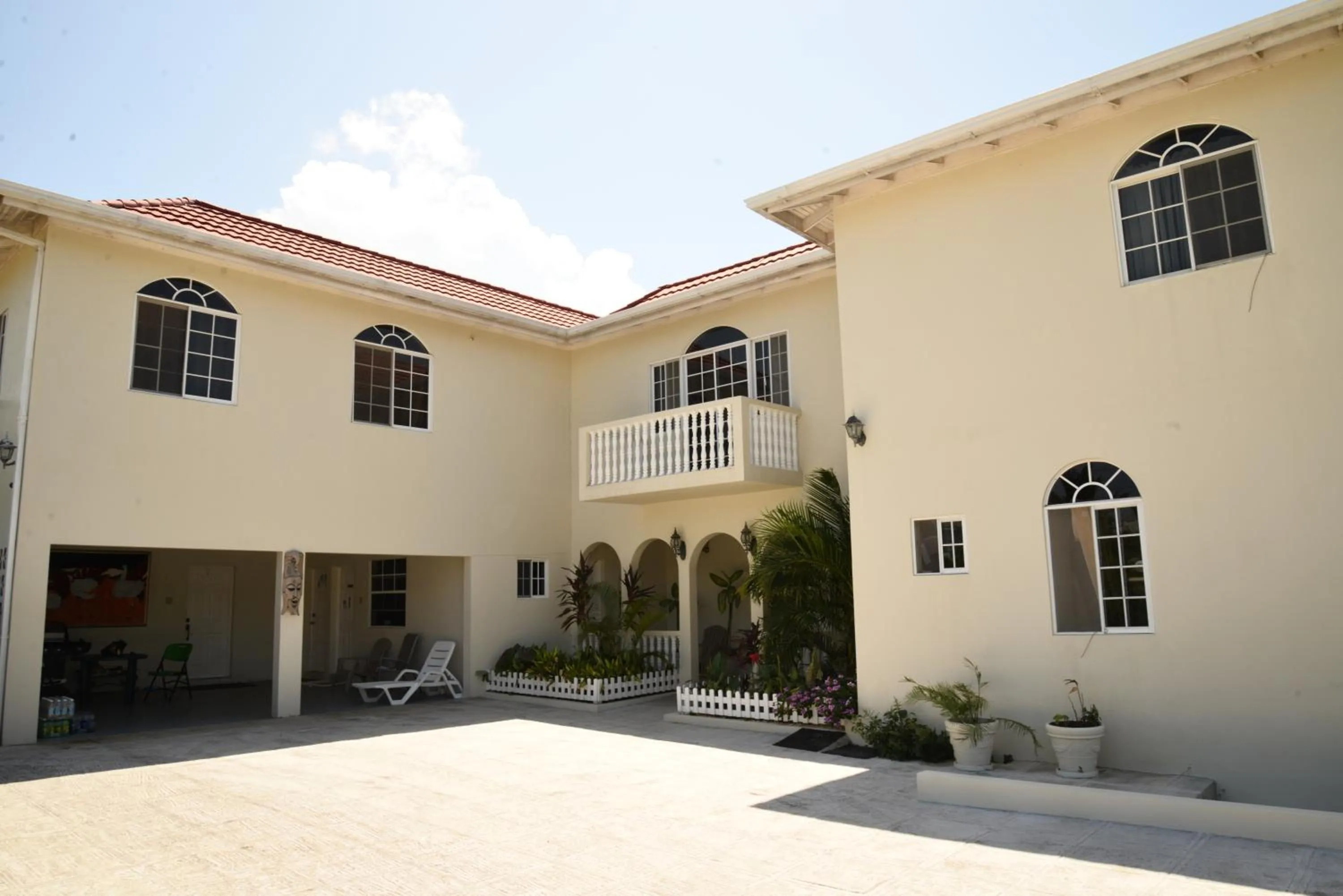 Facade/entrance in Retreat Guest House