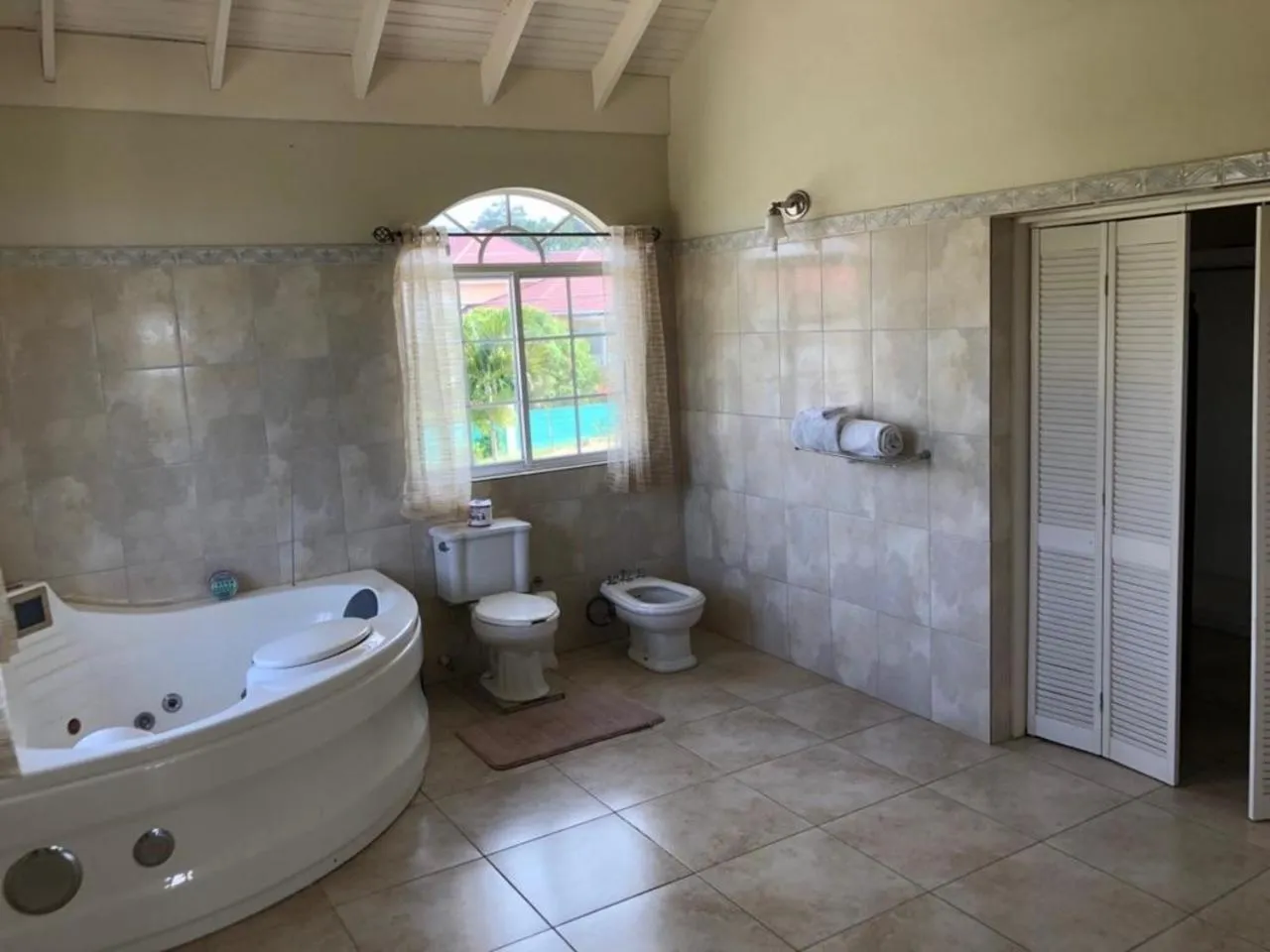 Shower in Retreat Guest House