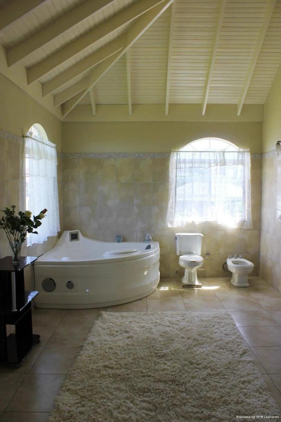 Toilet in Retreat Guest House