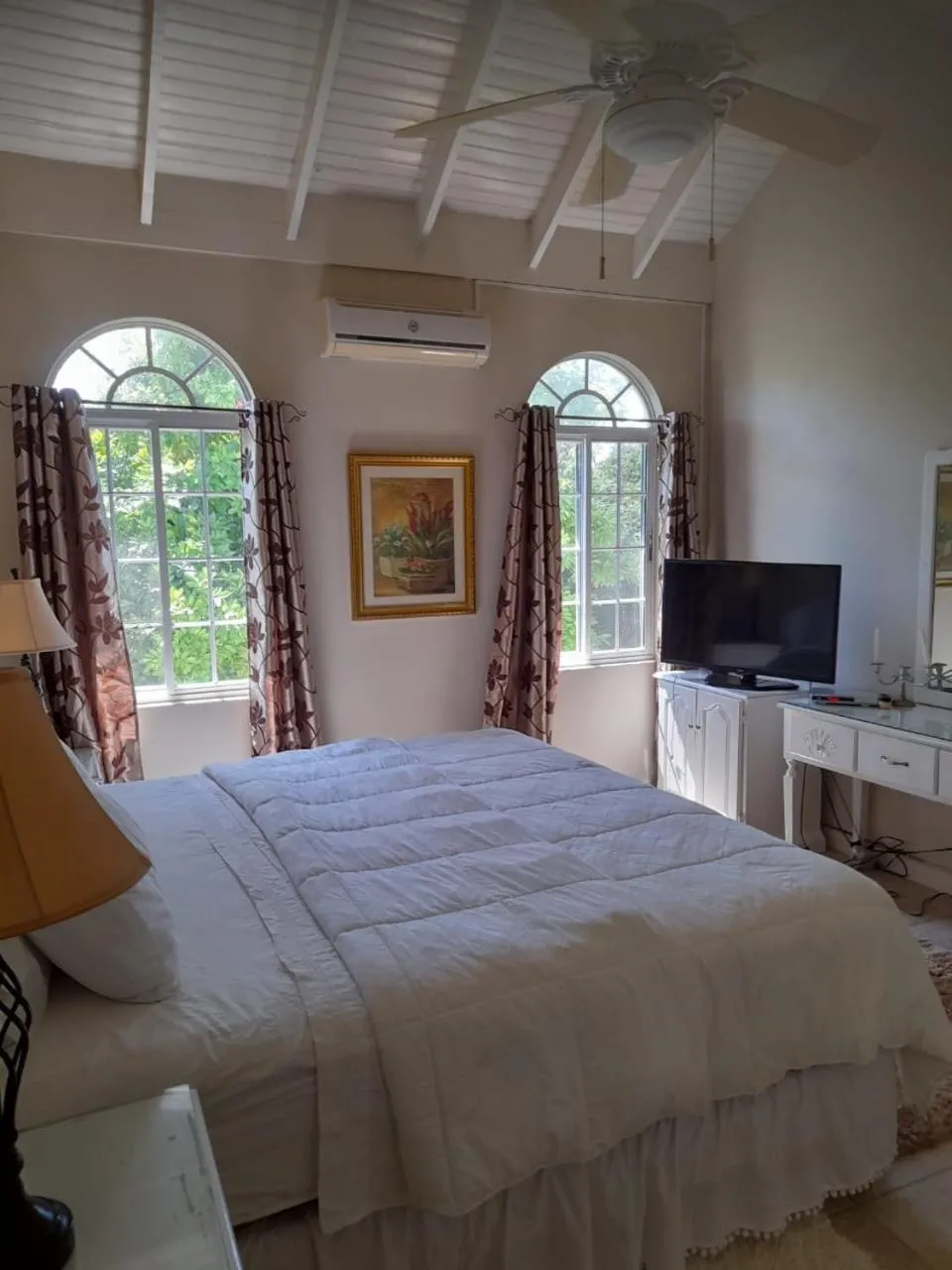 Bedroom, Bed in Retreat Guest House